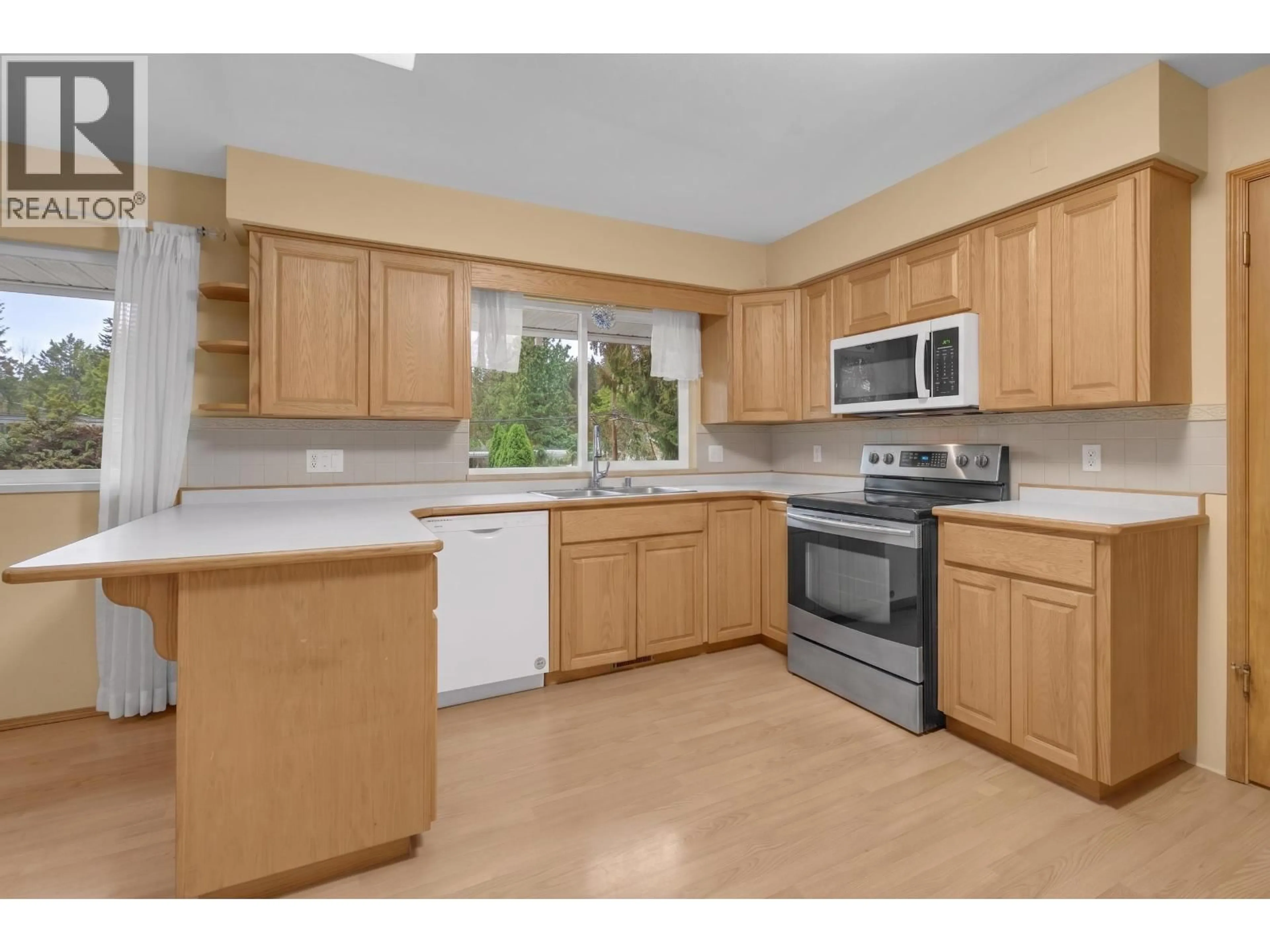 Standard kitchen, unknown for 12259 252 STREET, Maple Ridge British Columbia V4R1G5