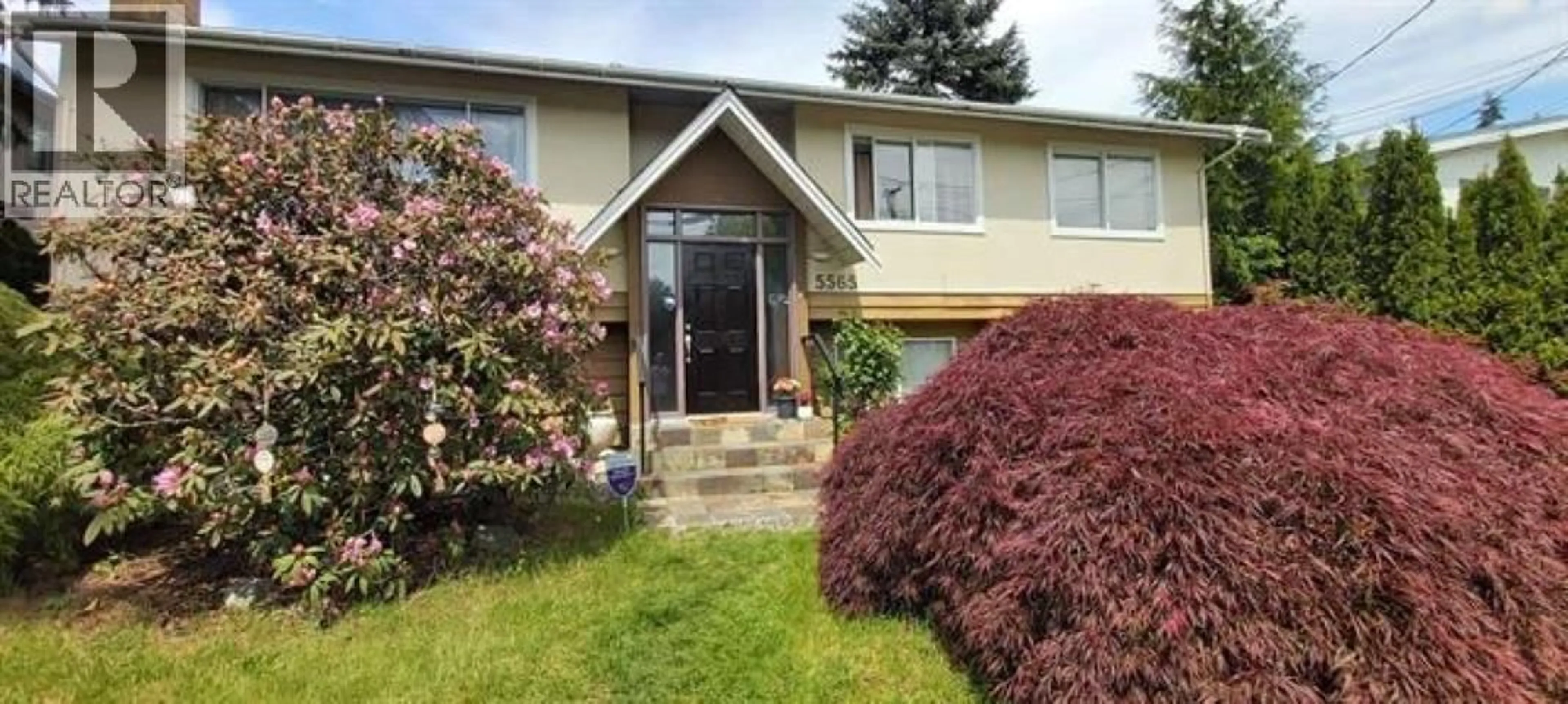 Home with vinyl exterior material, street for 5565 GILPIN STREET, Burnaby British Columbia V5G2H8