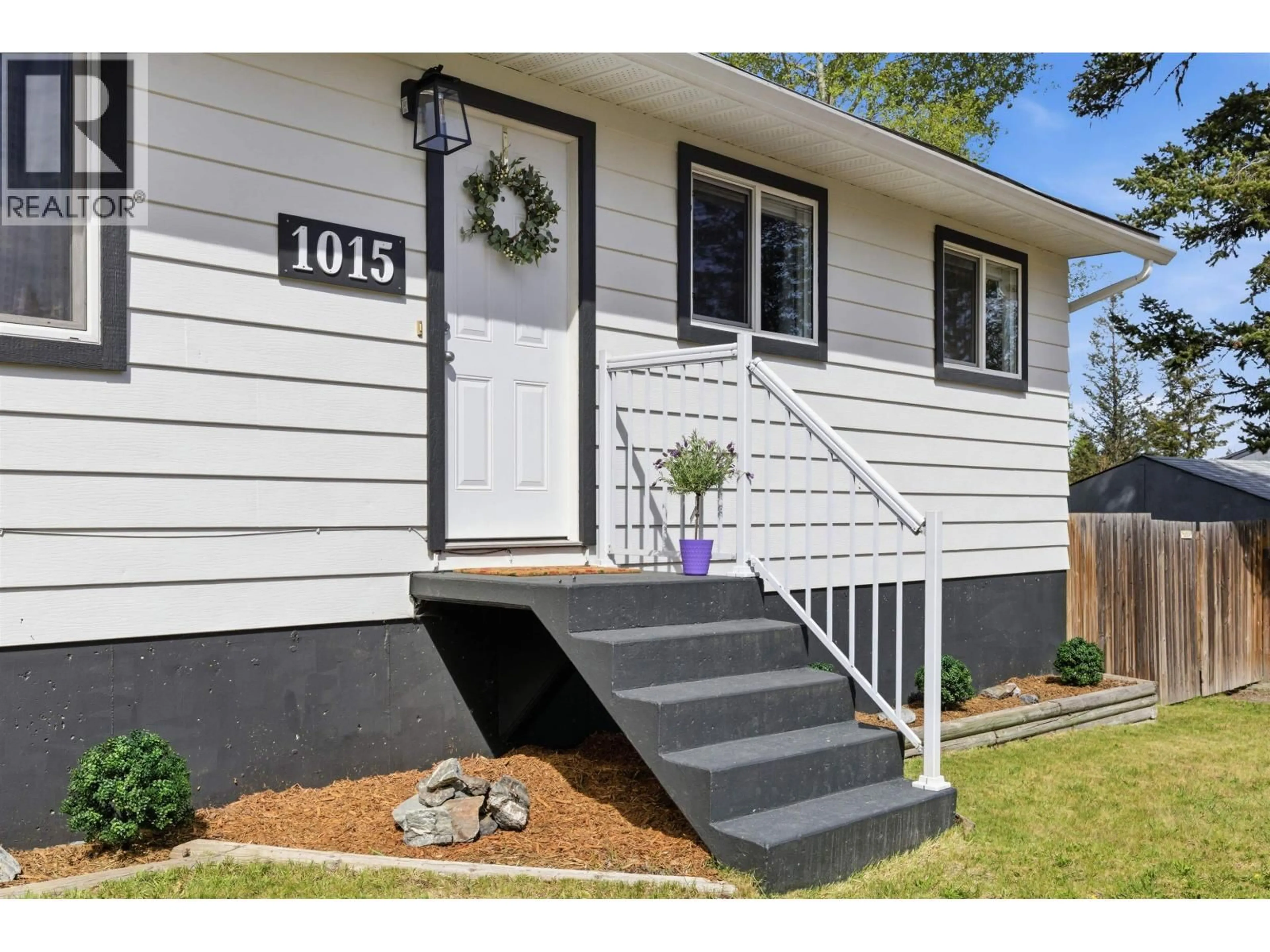 Home with vinyl exterior material, street for 1015 BALSAM STREET, Williams Lake British Columbia V2G3M6