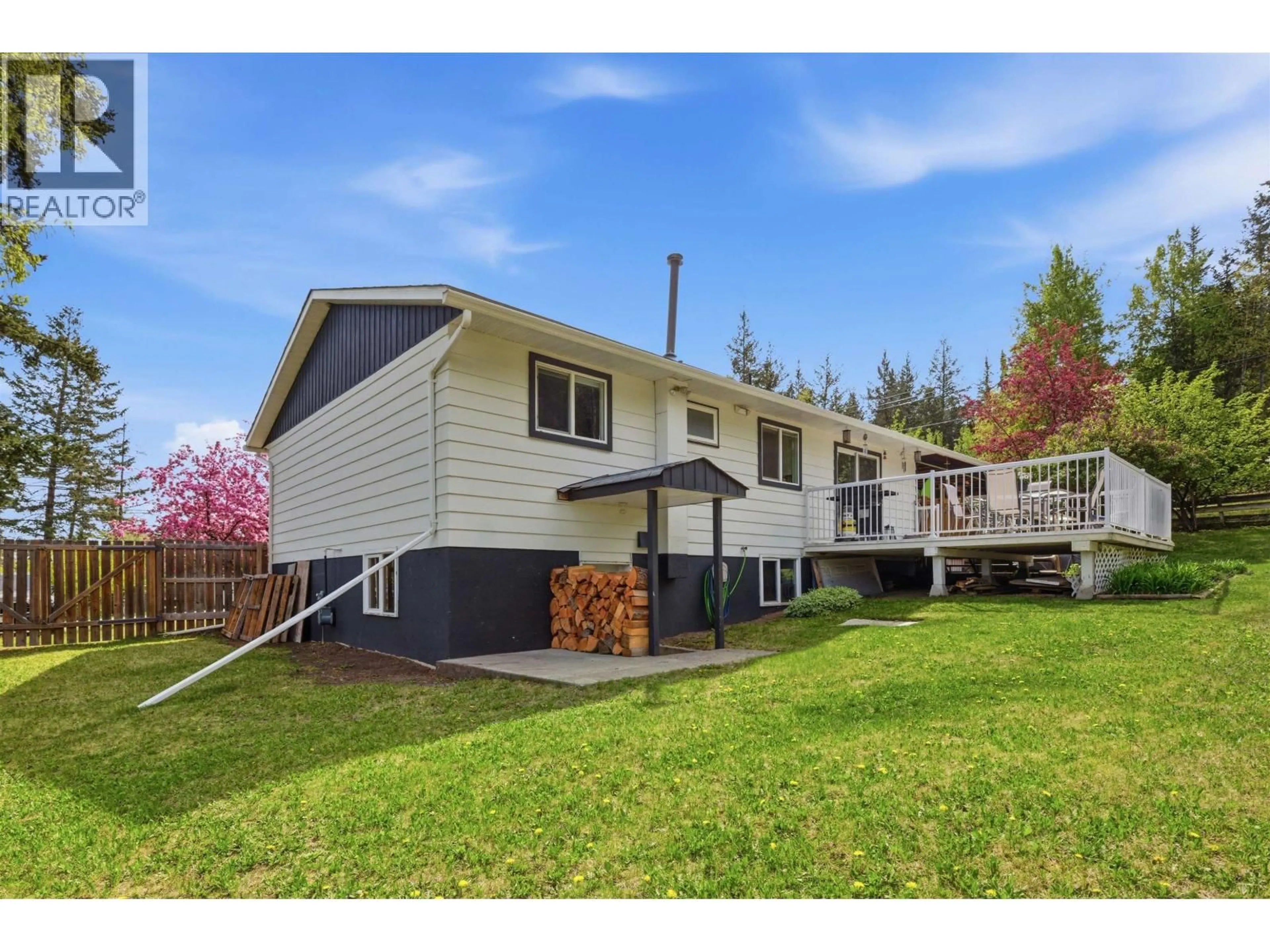 Home with vinyl exterior material, unknown for 1015 BALSAM STREET, Williams Lake British Columbia V2G3M6