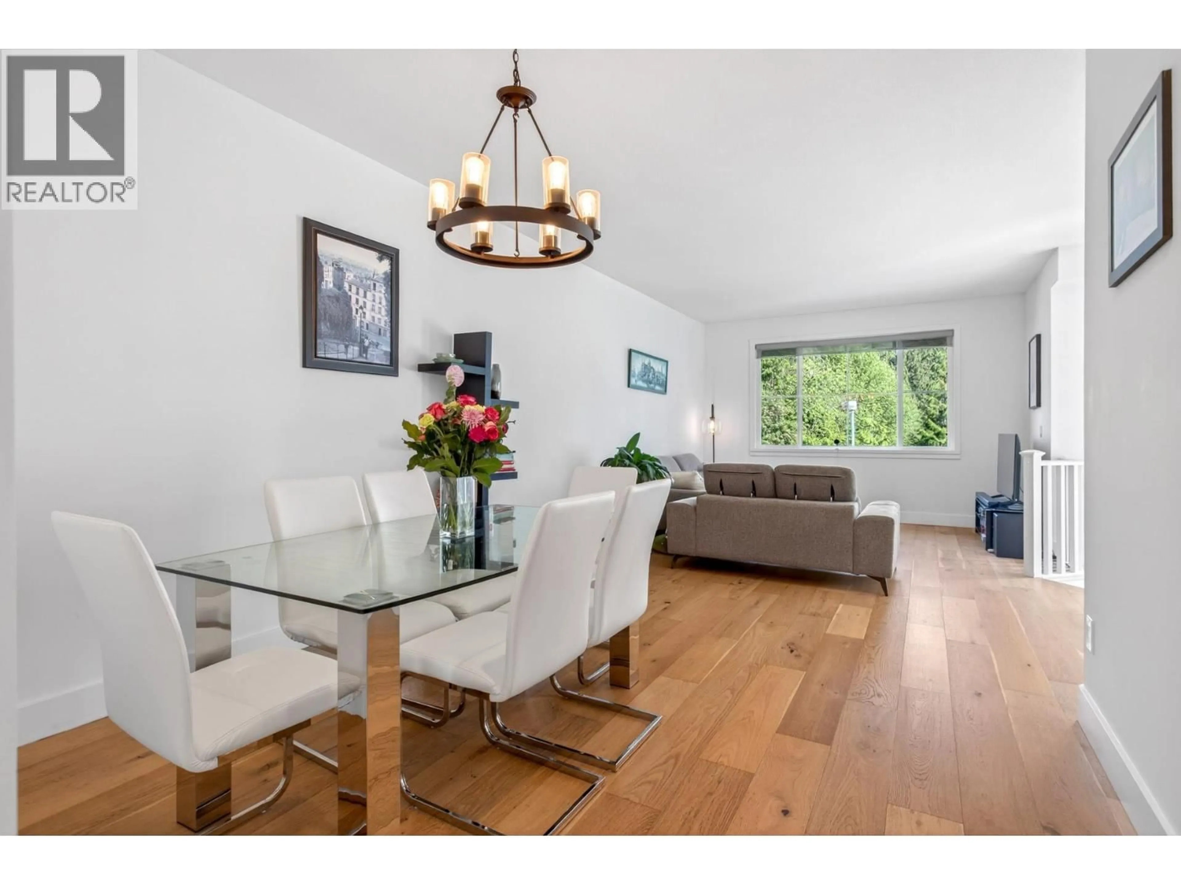 Dining room, wood/laminate floor for 101 FOREST PARK WAY, Port Moody British Columbia V3H5J4