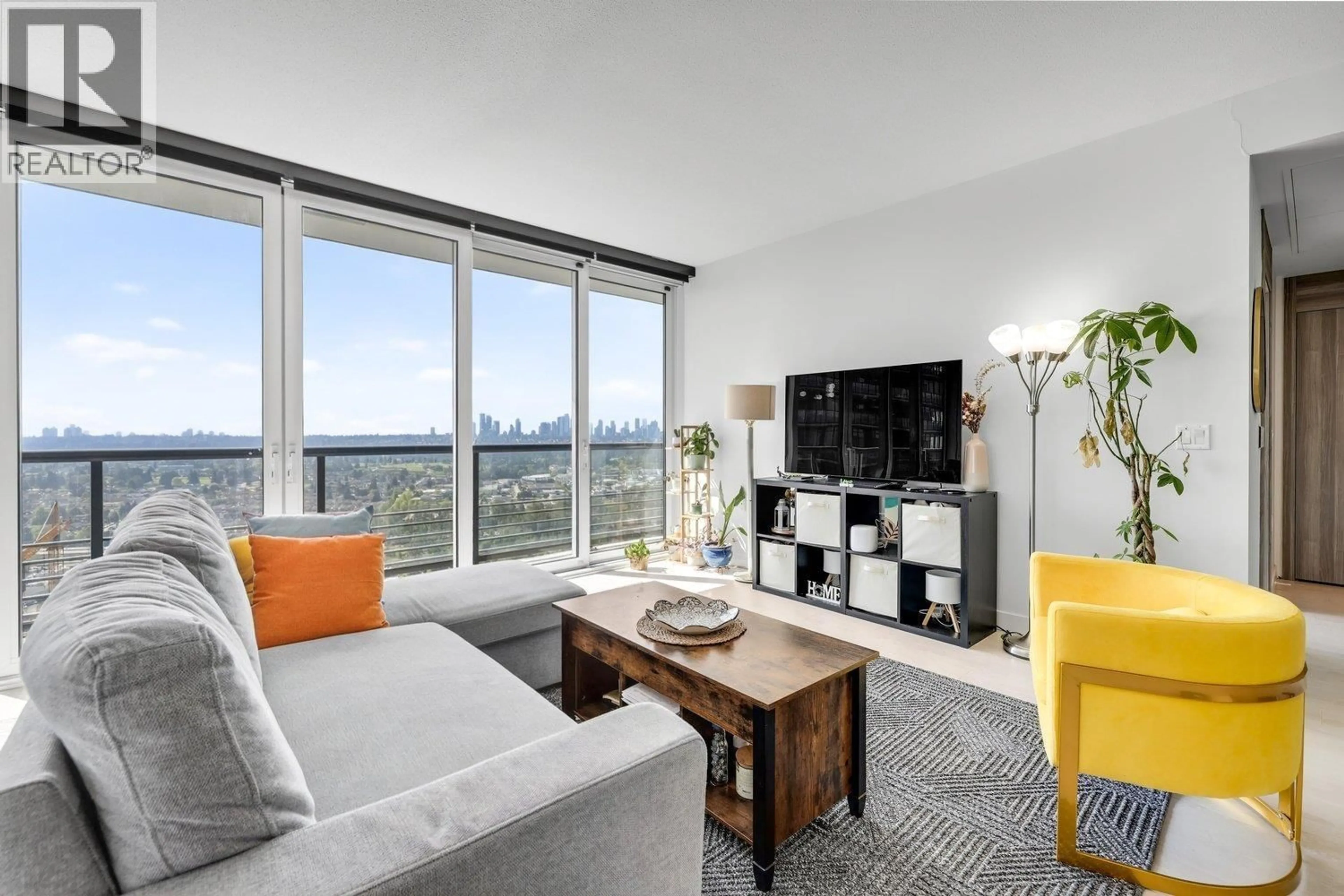 Living room with furniture, unknown for 4207 - 4720 LOUGHEED HIGHWAY, Burnaby British Columbia V5C0M8