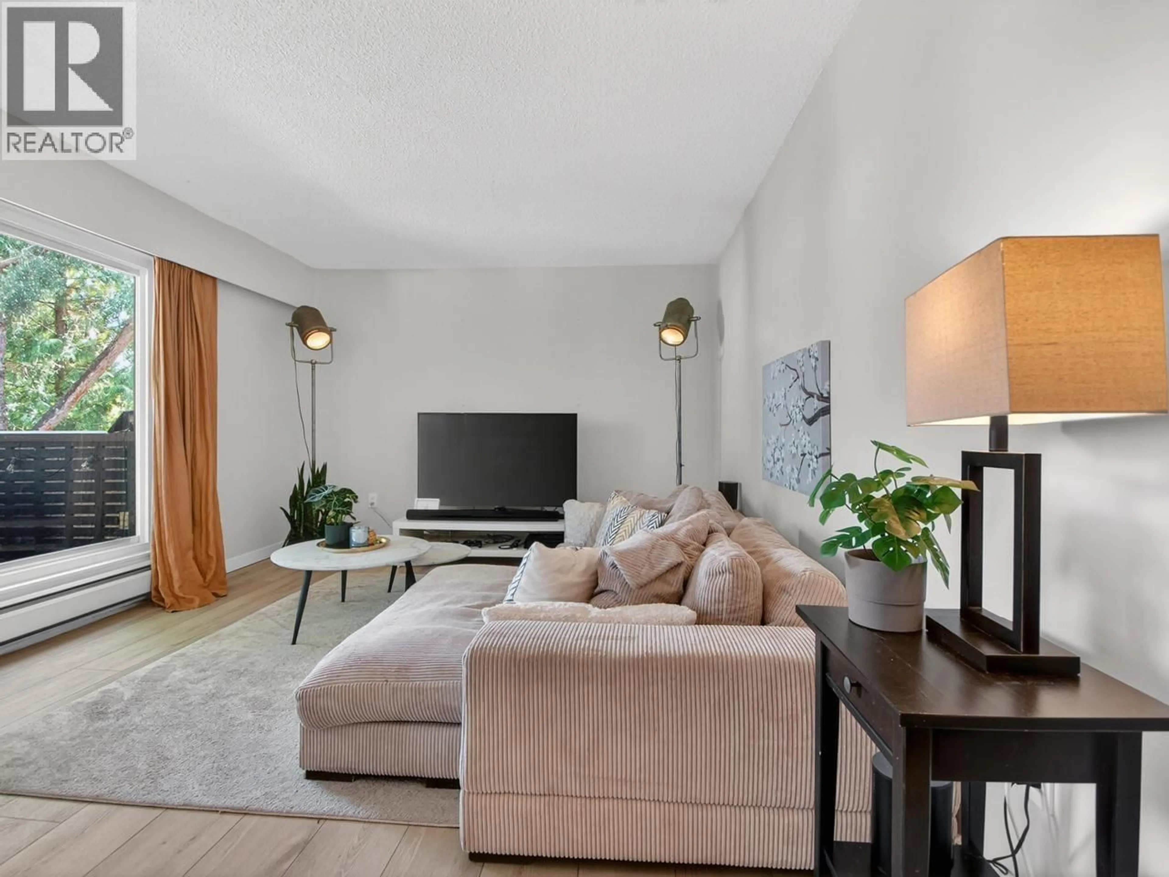 Living room with furniture, unknown for 304 - 391 7TH AVENUE, Vancouver British Columbia V5T4H1