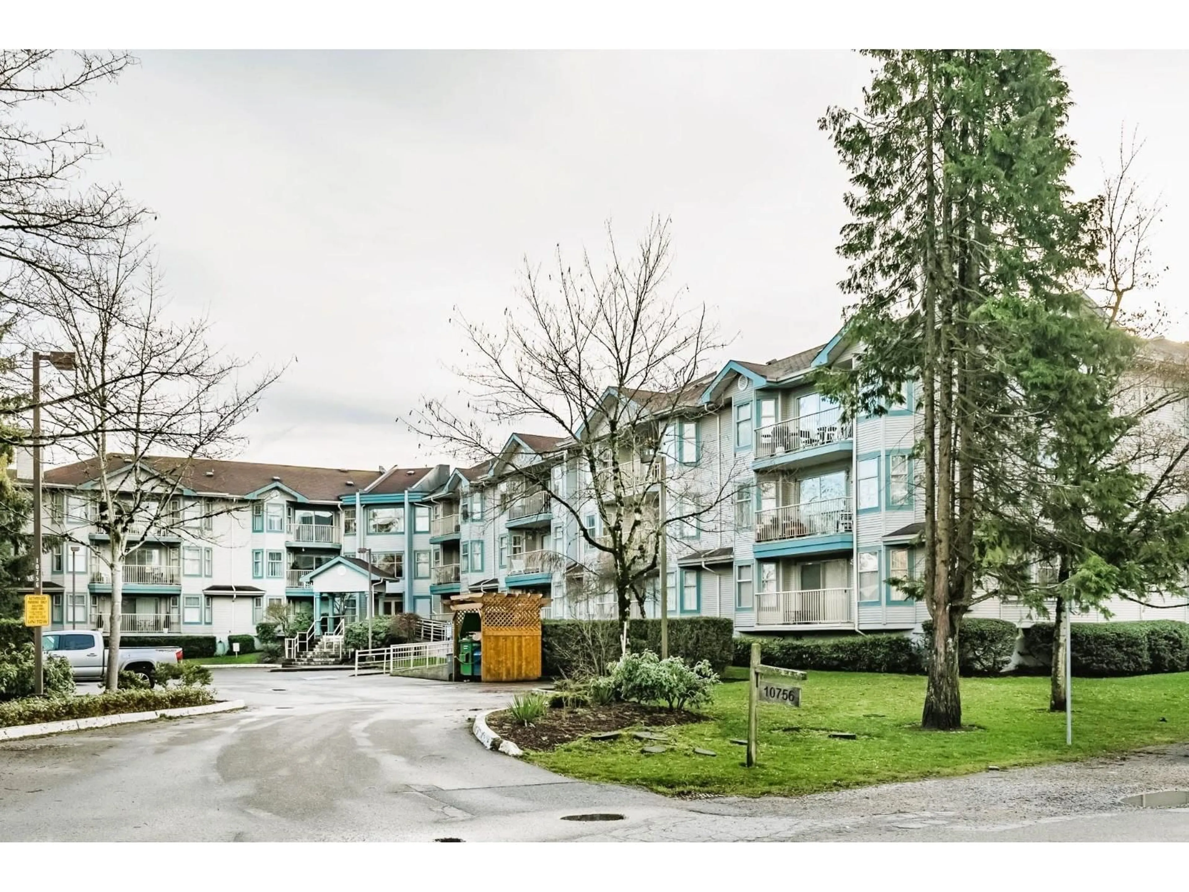 Unknown for 304 - 10756 138 STREET, Surrey British Columbia V3T4K5