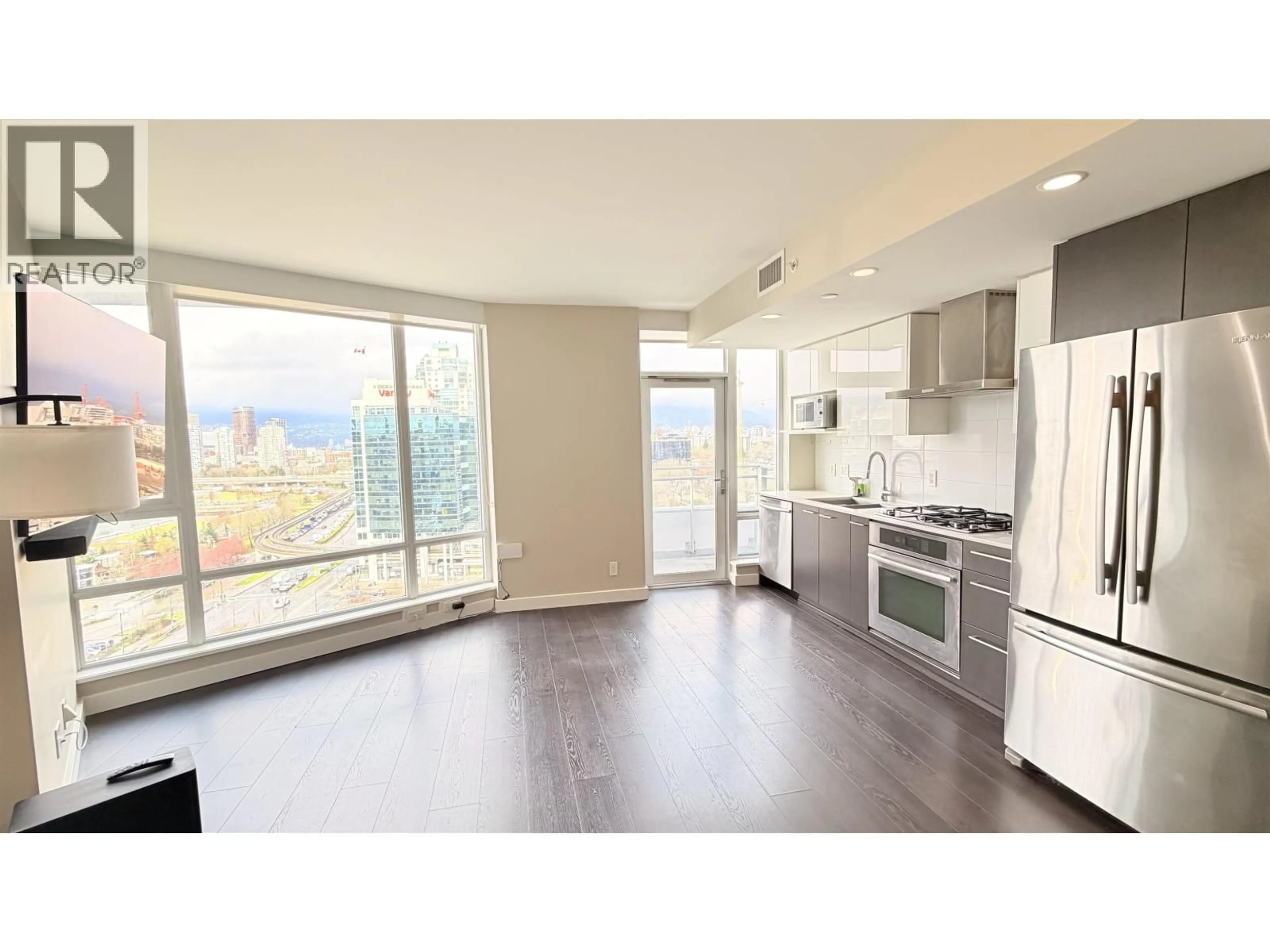 Open concept kitchen, unknown for 2015 - 1618 QUEBEC STREET, Vancouver British Columbia V6A0C5