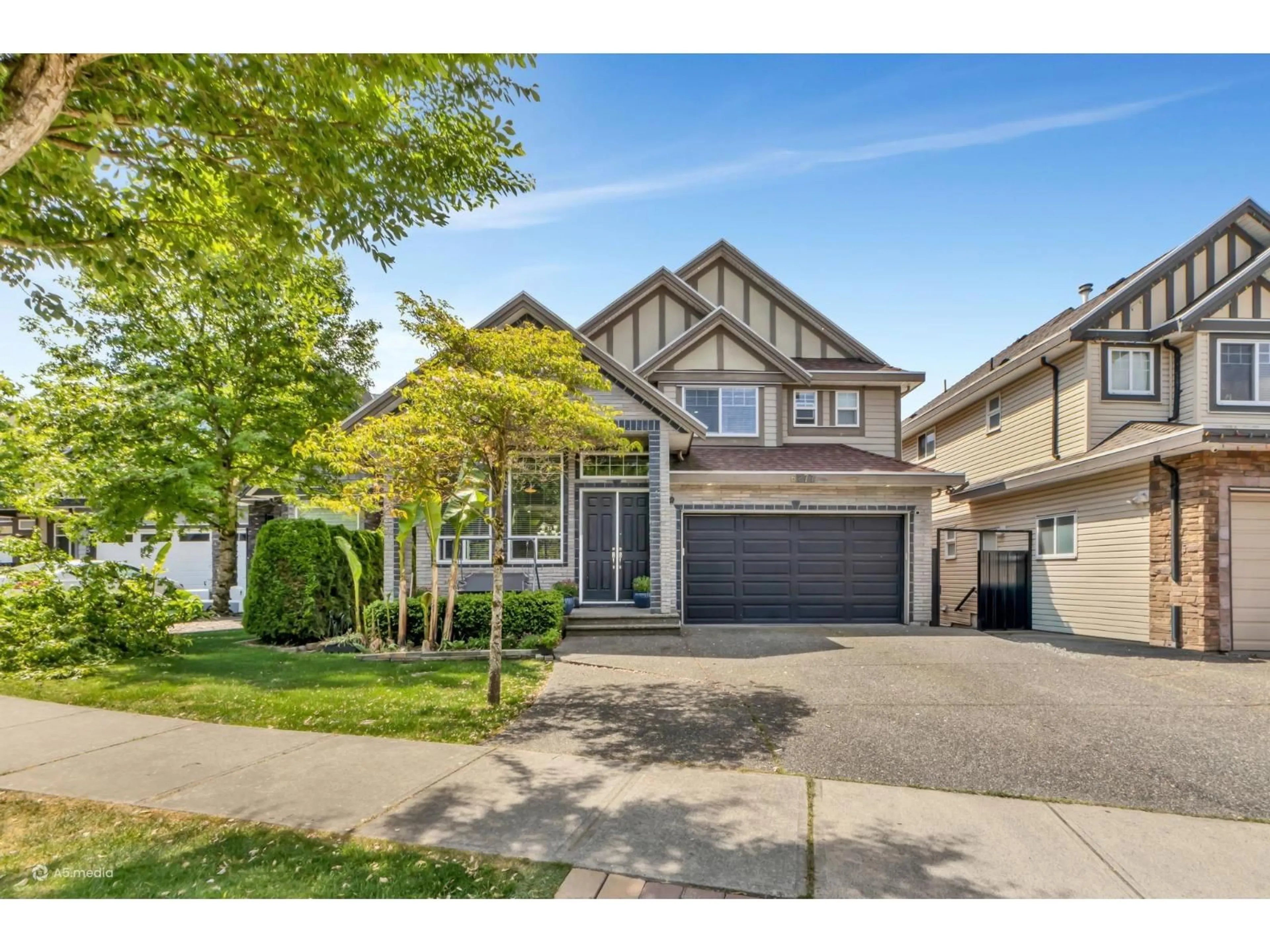 Home with vinyl exterior material, street for 6277 146A STREET, Surrey British Columbia V3S3T1