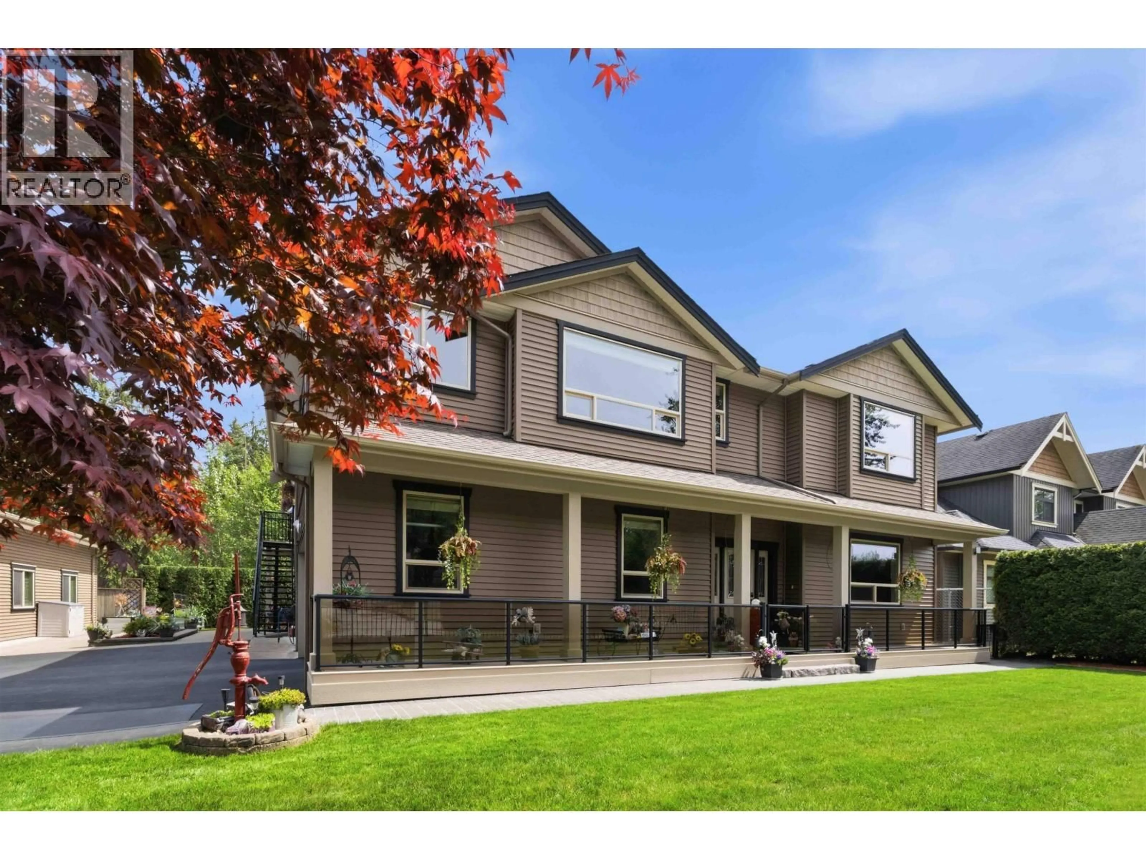 Home with vinyl exterior material, mountain view for 12172 252 STREET, Maple Ridge British Columbia V4R1G2