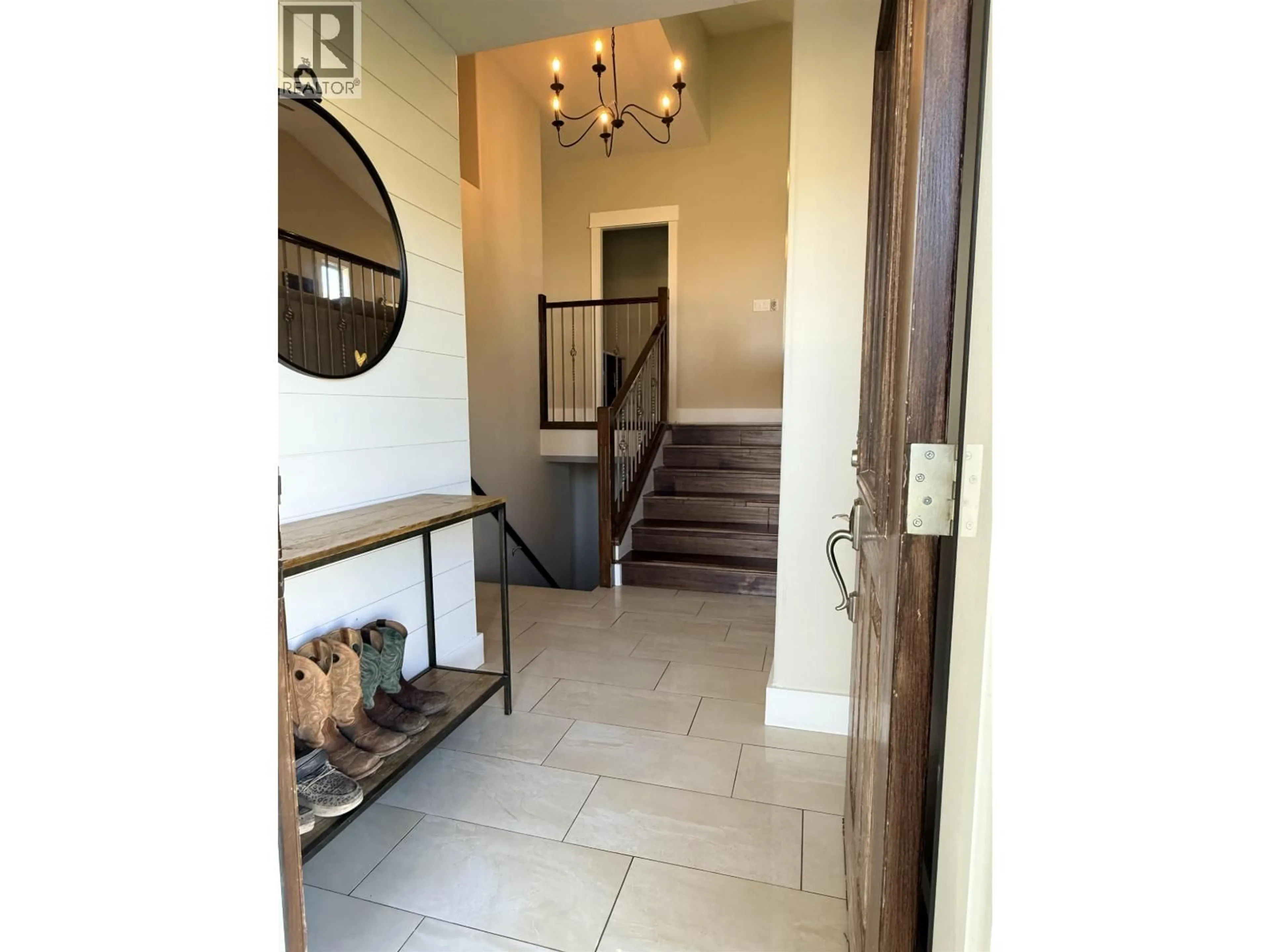 Indoor entryway for 8612 116 AVENUE, Fort St. John British Columbia V1J0B2