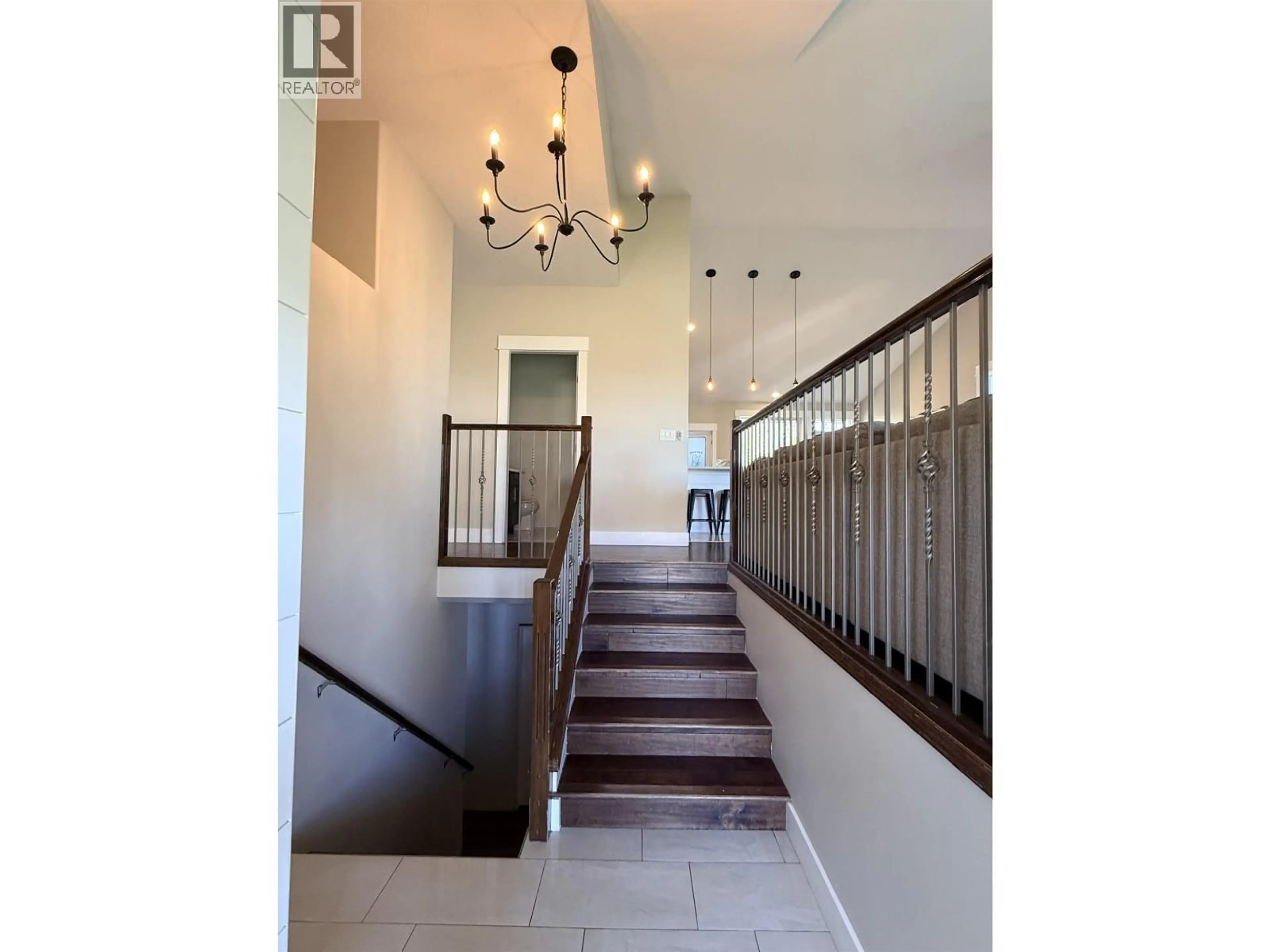 Indoor foyer for 8612 116 AVENUE, Fort St. John British Columbia V1J0B2