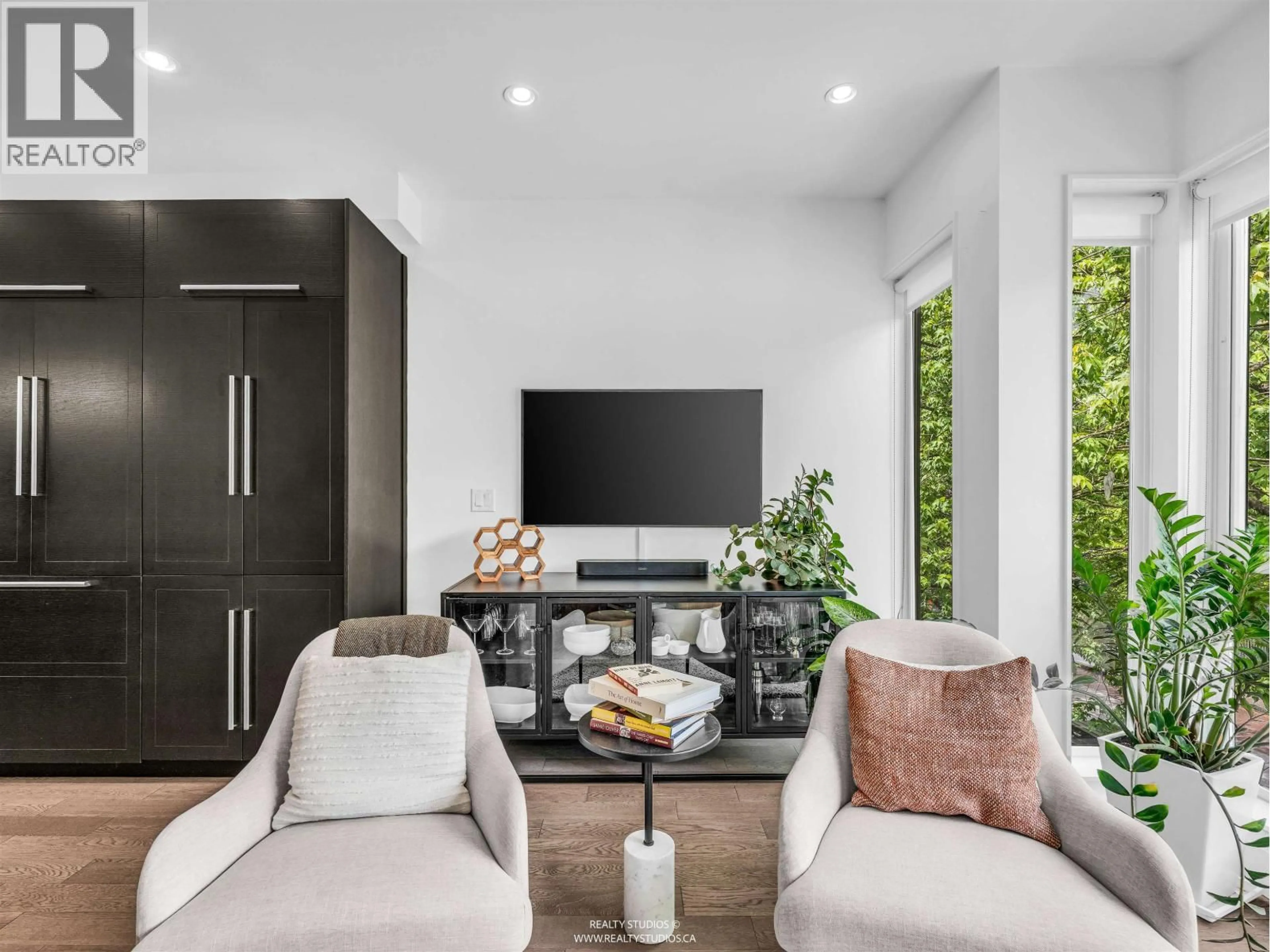 Living room with furniture, unknown for 627 VICTORIA DRIVE, Vancouver British Columbia V5L0C3