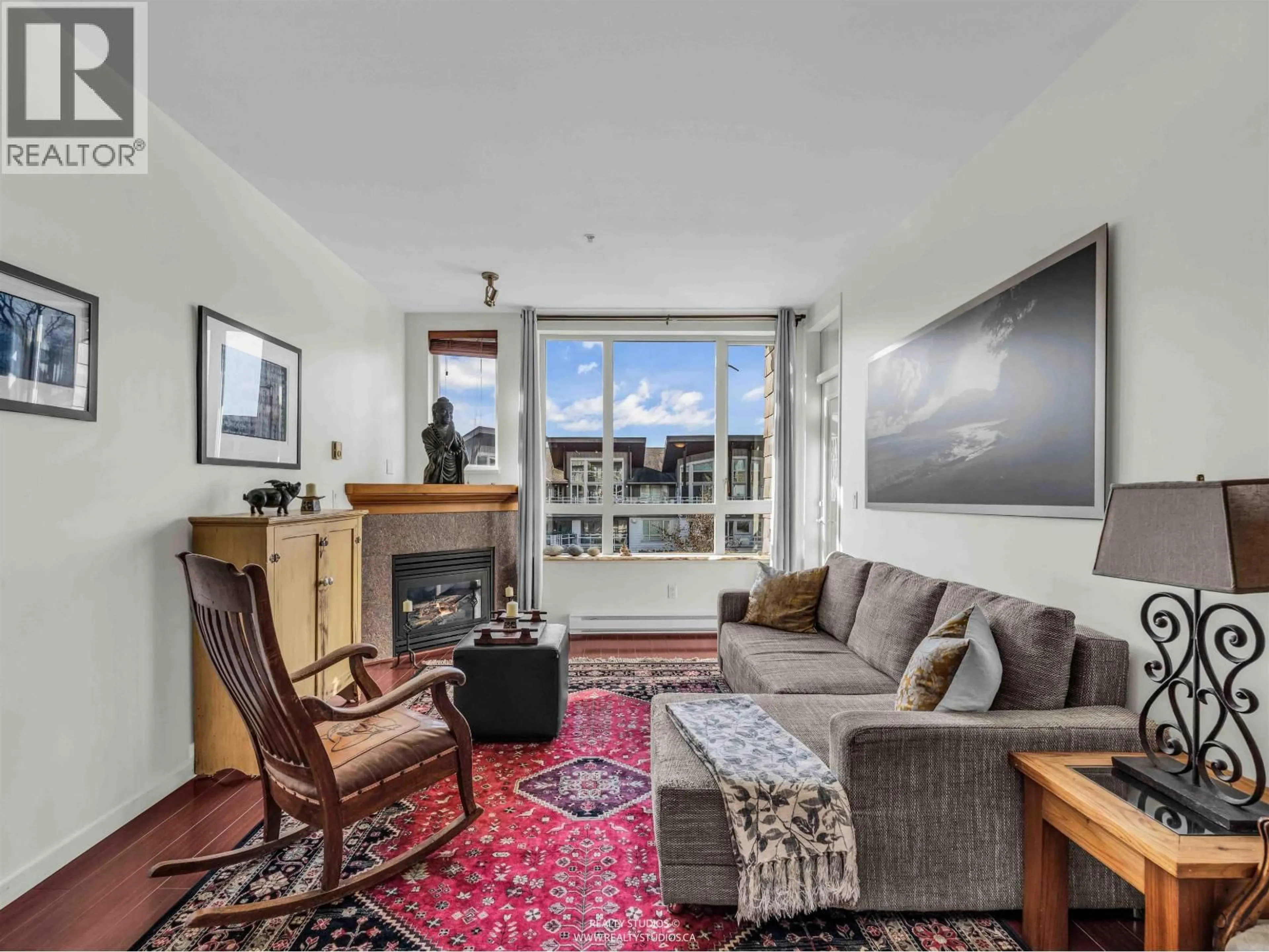 Living room with furniture, unknown for 417 - 580 RAVEN WOODS DRIVE, North Vancouver British Columbia V7G2T2