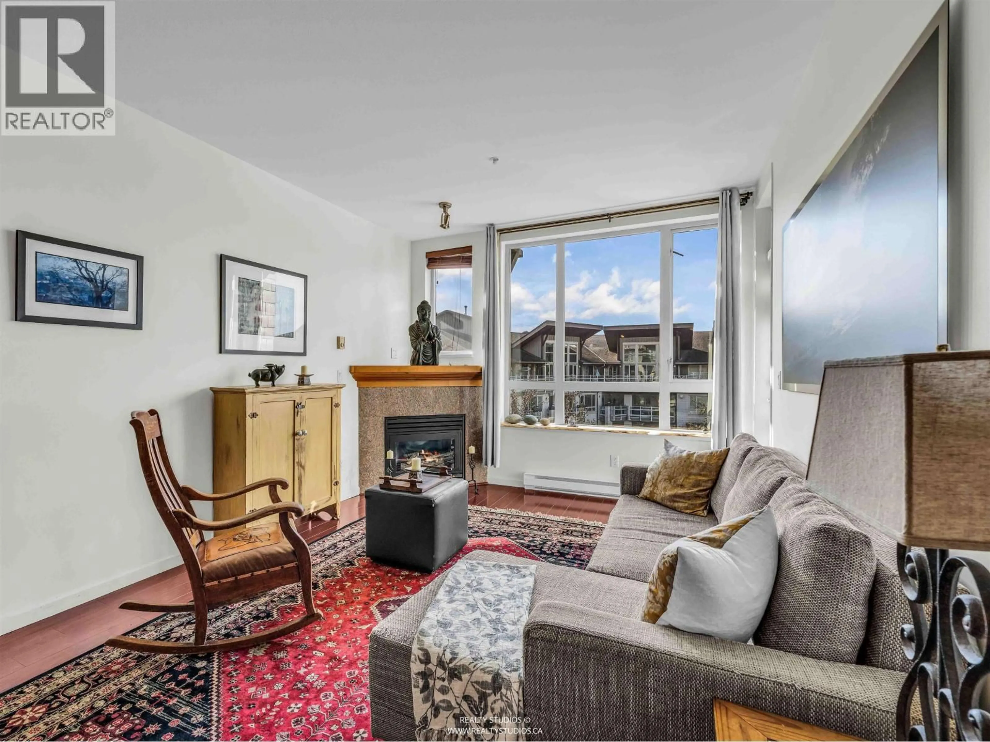 Living room with furniture, unknown for 417 - 580 RAVEN WOODS DRIVE, North Vancouver British Columbia V7G2T2
