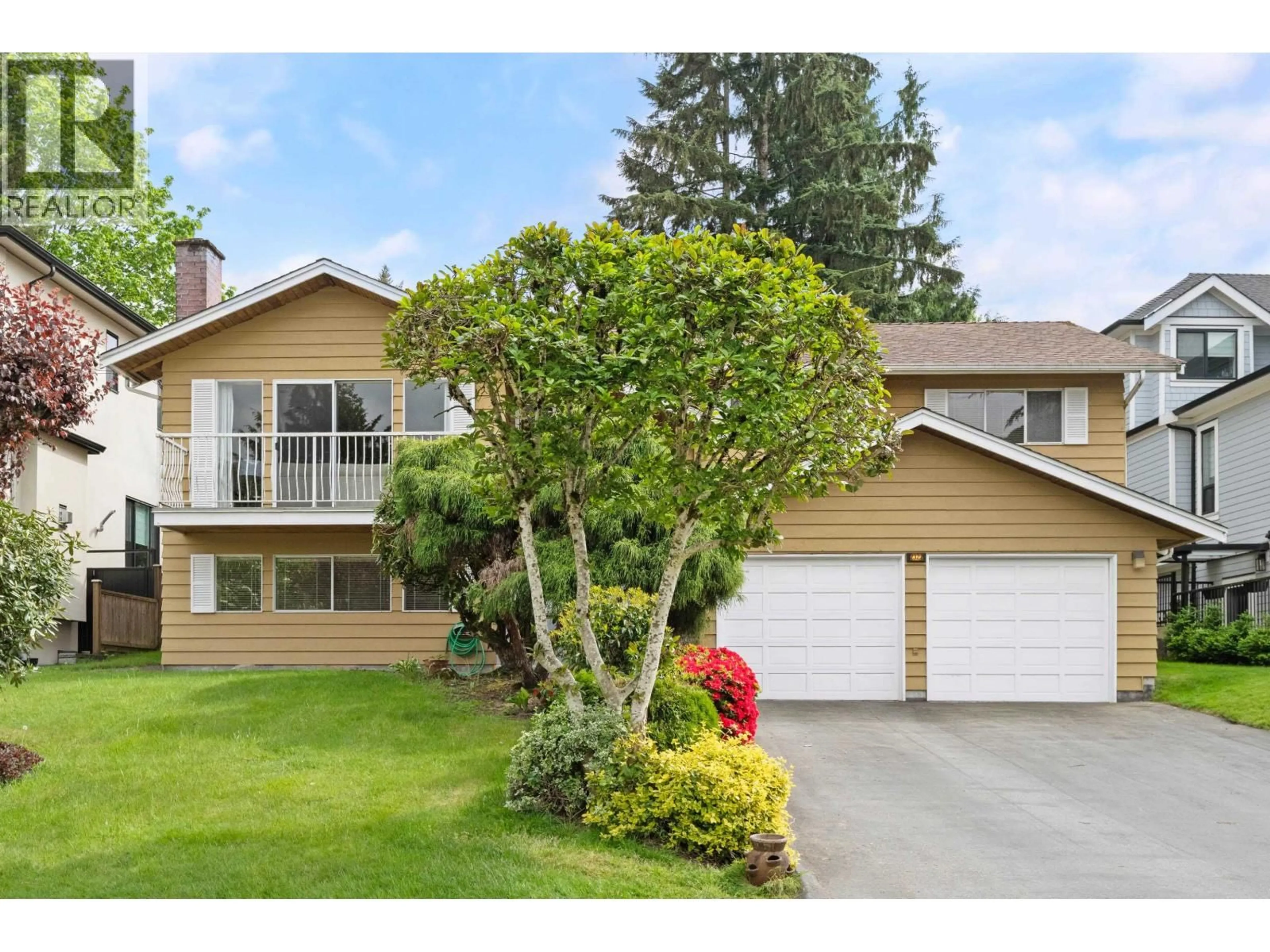 Home with vinyl exterior material, street for 2322 HURON DRIVE, Coquitlam British Columbia V3J6Y6