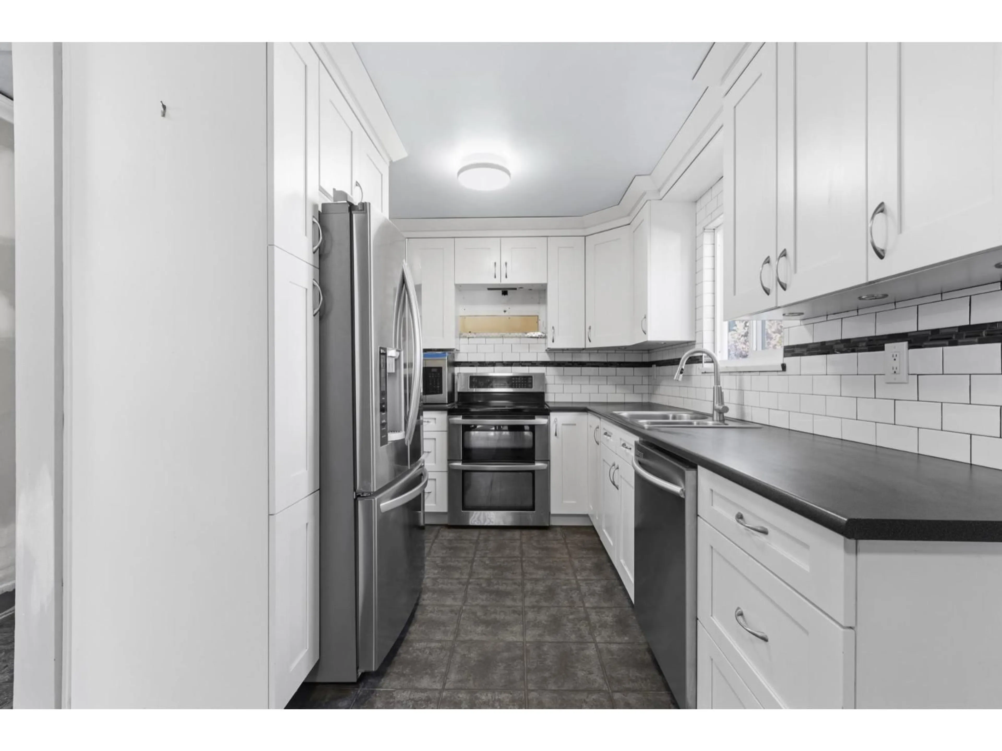 Standard kitchen, unknown for 177 SPRINGFIELD DRIVE, Langley British Columbia V4W3K8