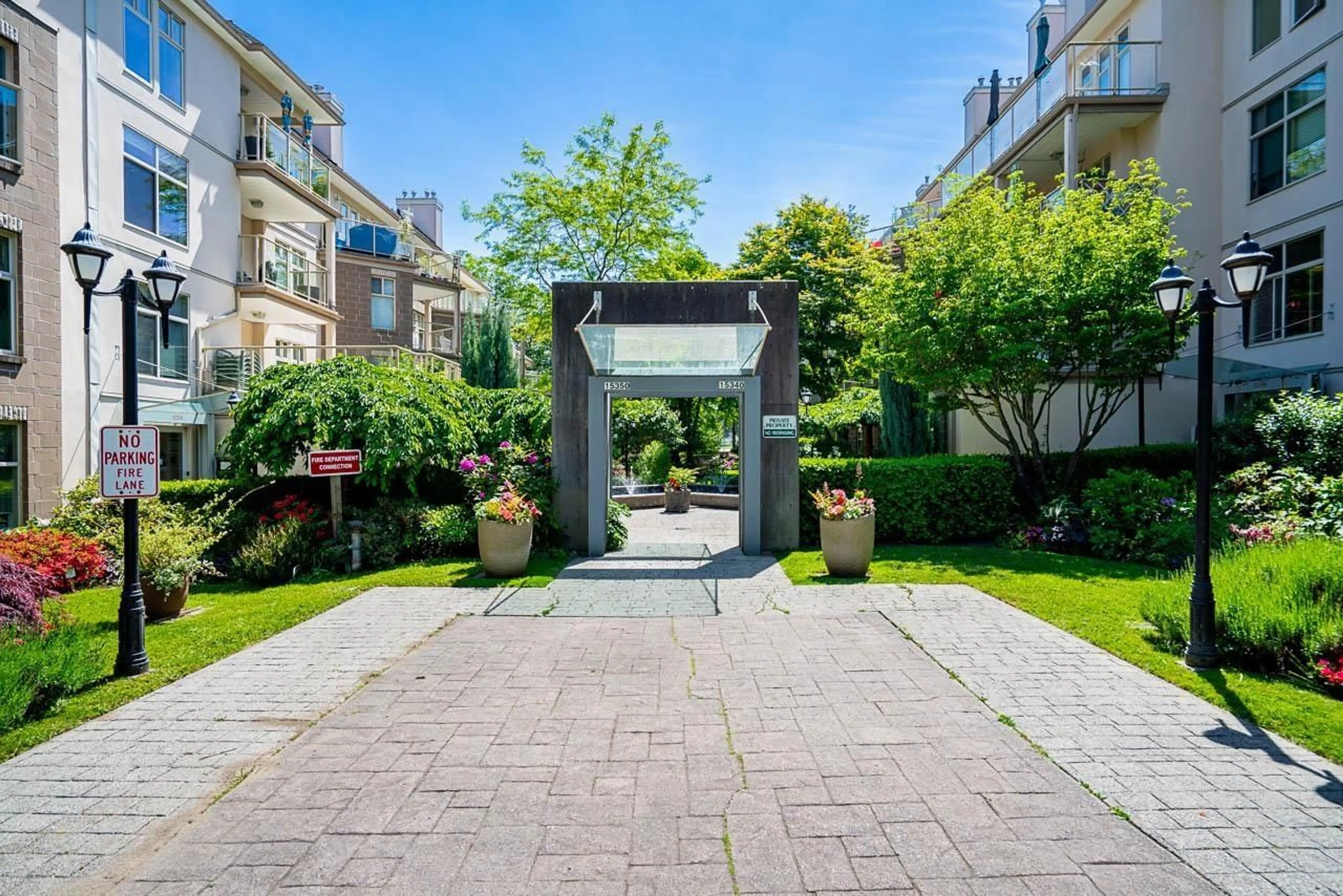 Patio, street for 409 - 15340 19A AVENUE, Surrey British Columbia V4A9W1