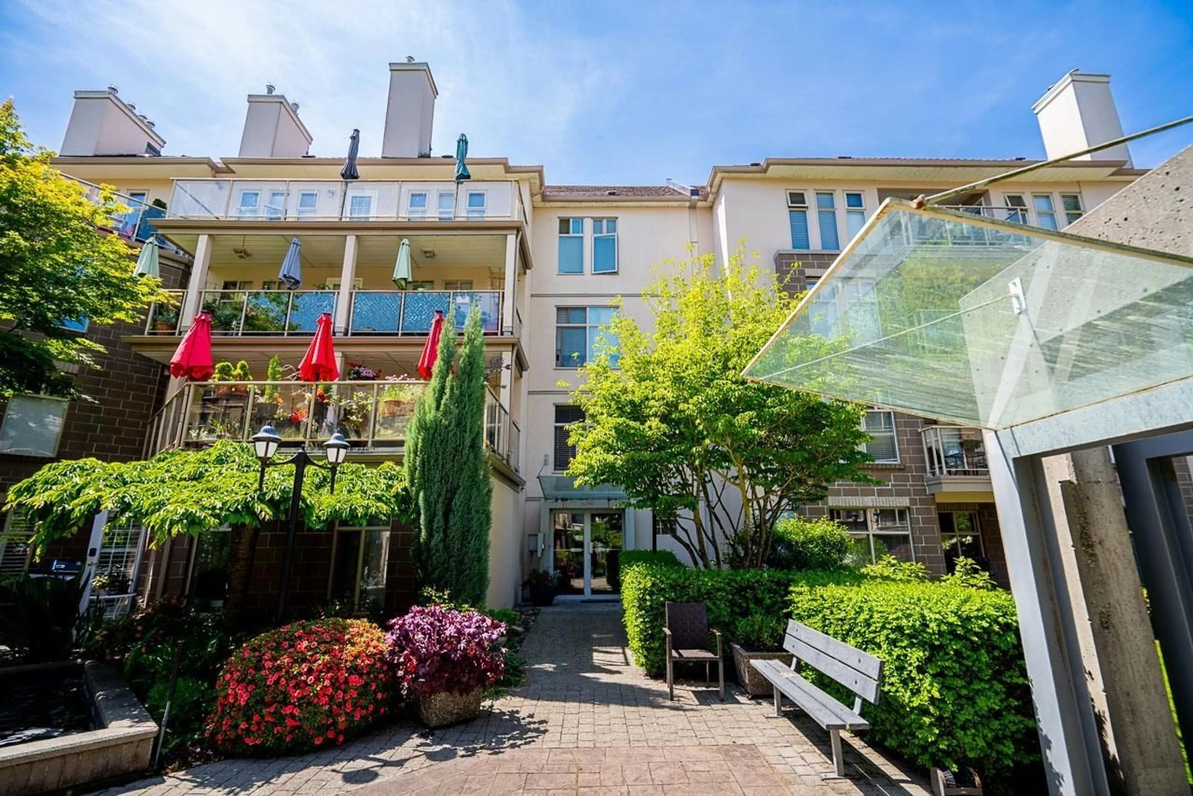 Patio, street for 409 - 15340 19A AVENUE, Surrey British Columbia V4A9W1
