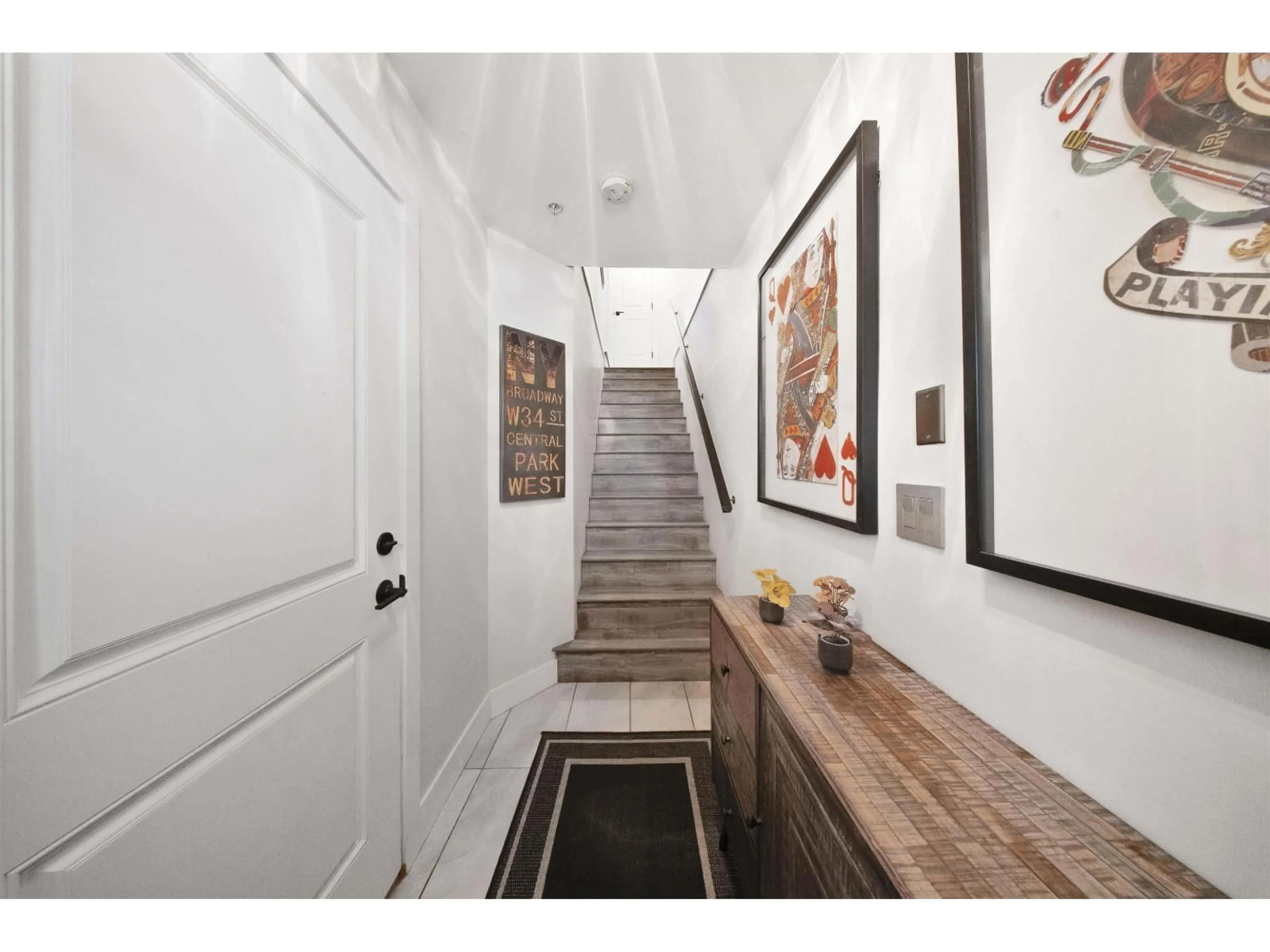 Indoor entryway for 39 - 19913 70 AVENUE, Langley British Columbia V2Y0S9