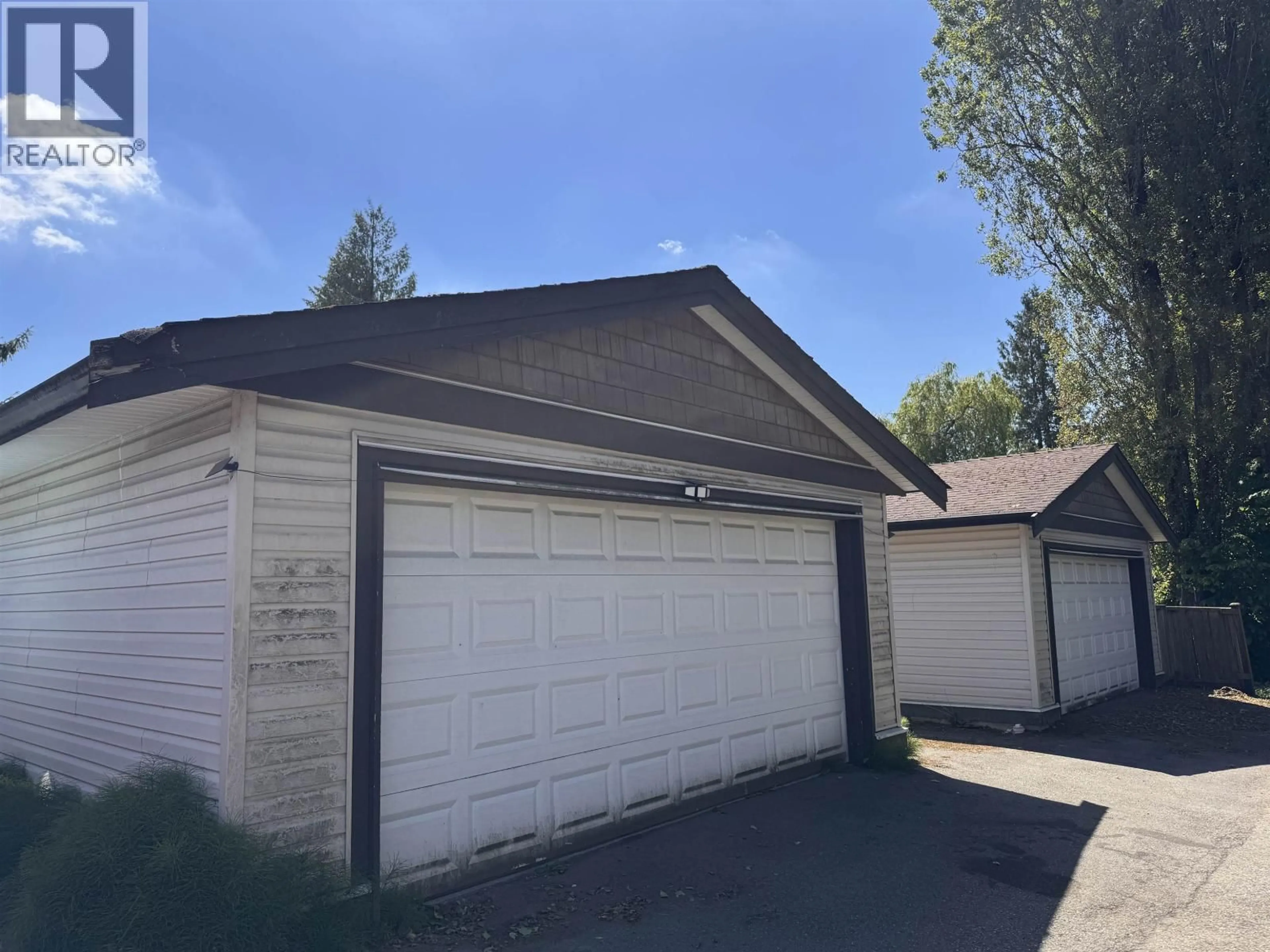 Indoor garage for 589 FOSTER AVENUE, Coquitlam British Columbia V3J2L6