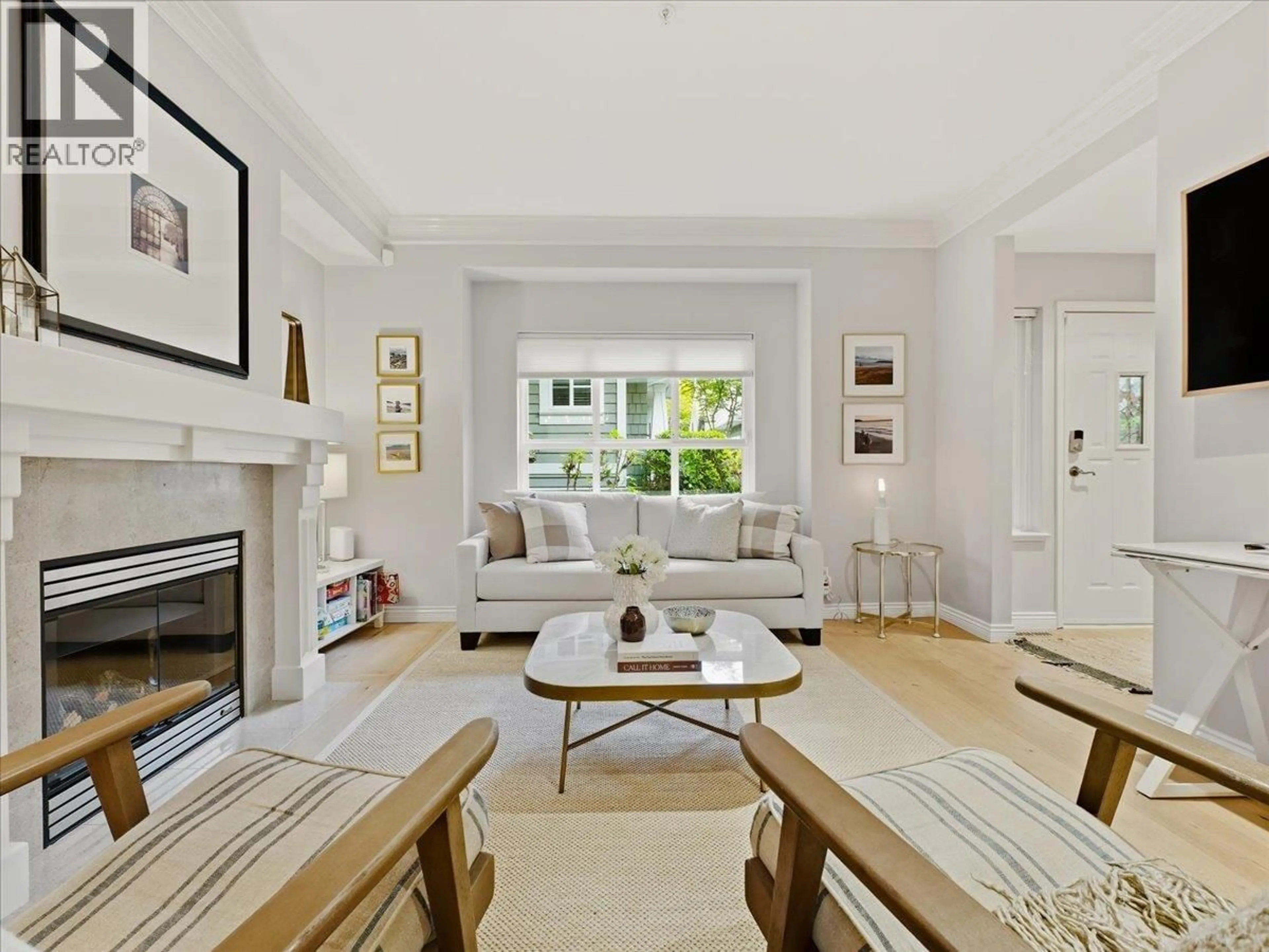 Living room with furniture, unknown for 11 - 2688 MOUNTAIN HIGHWAY, North Vancouver British Columbia V7J2N5