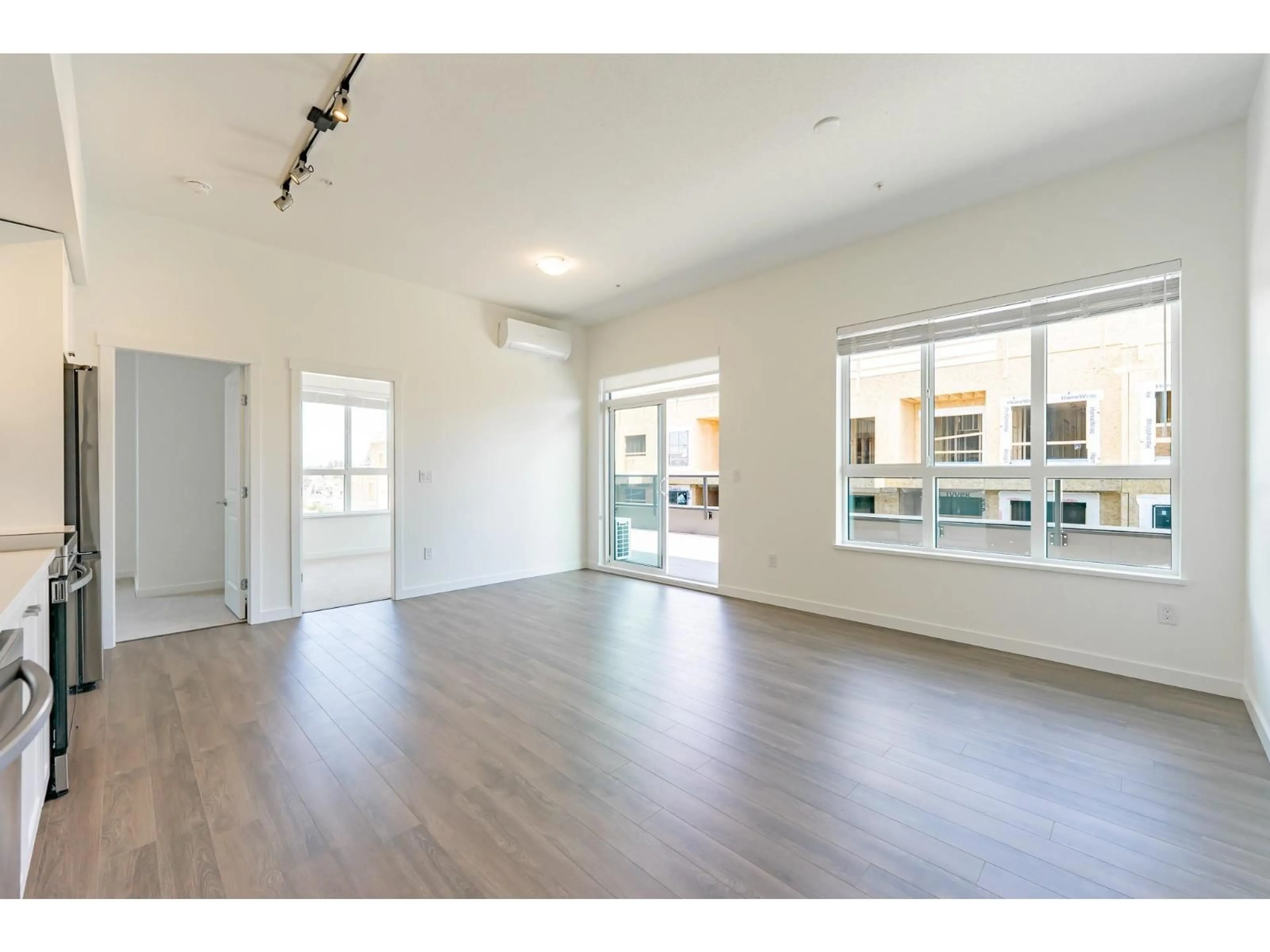 A pic of a room for 607 - 15735 85 AVENUE, Surrey British Columbia V4N6Z1