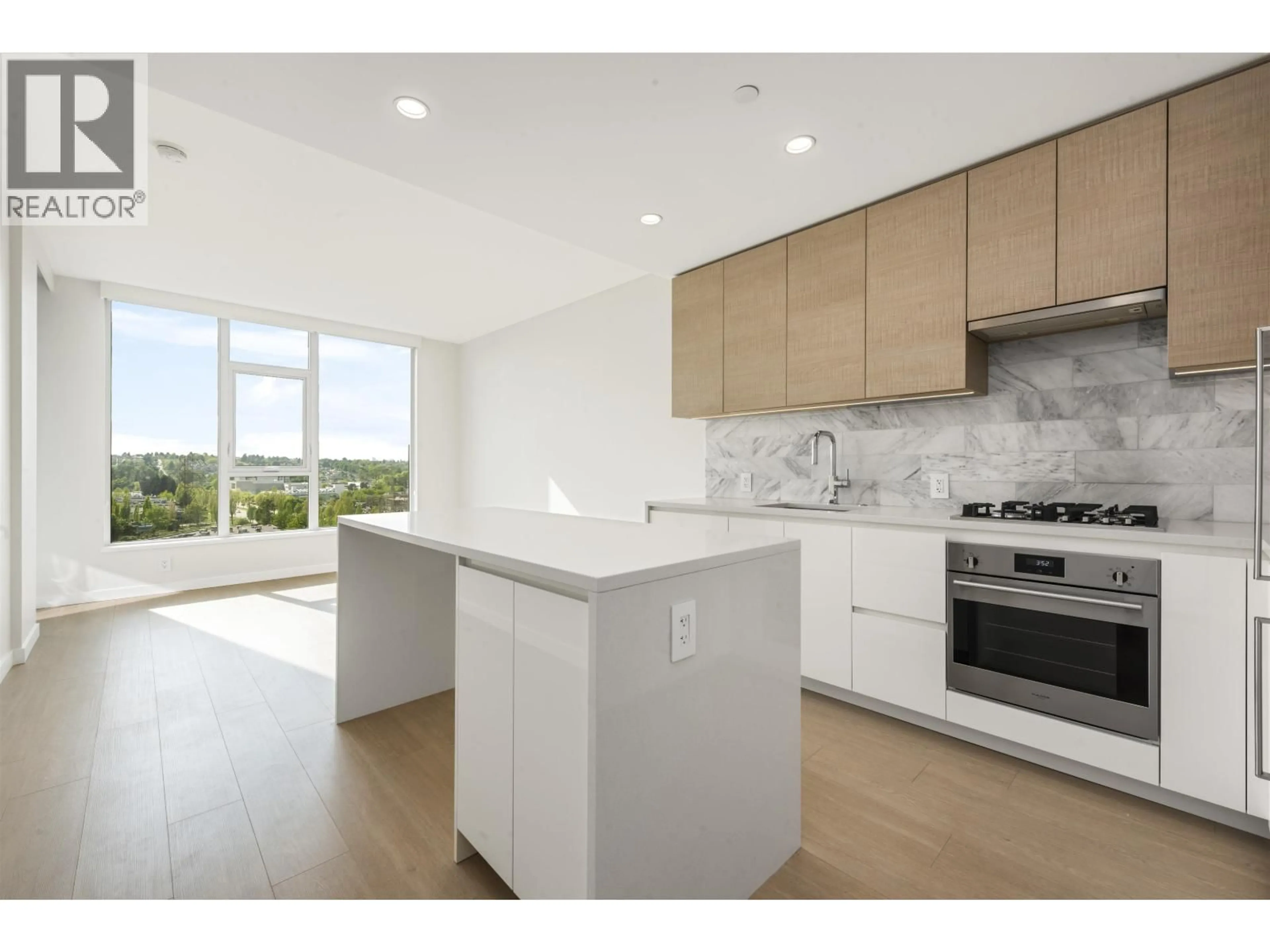 Open concept kitchen, unknown for 804 - 2186 GILMORE AVENUE, Burnaby British Columbia V5C0N7
