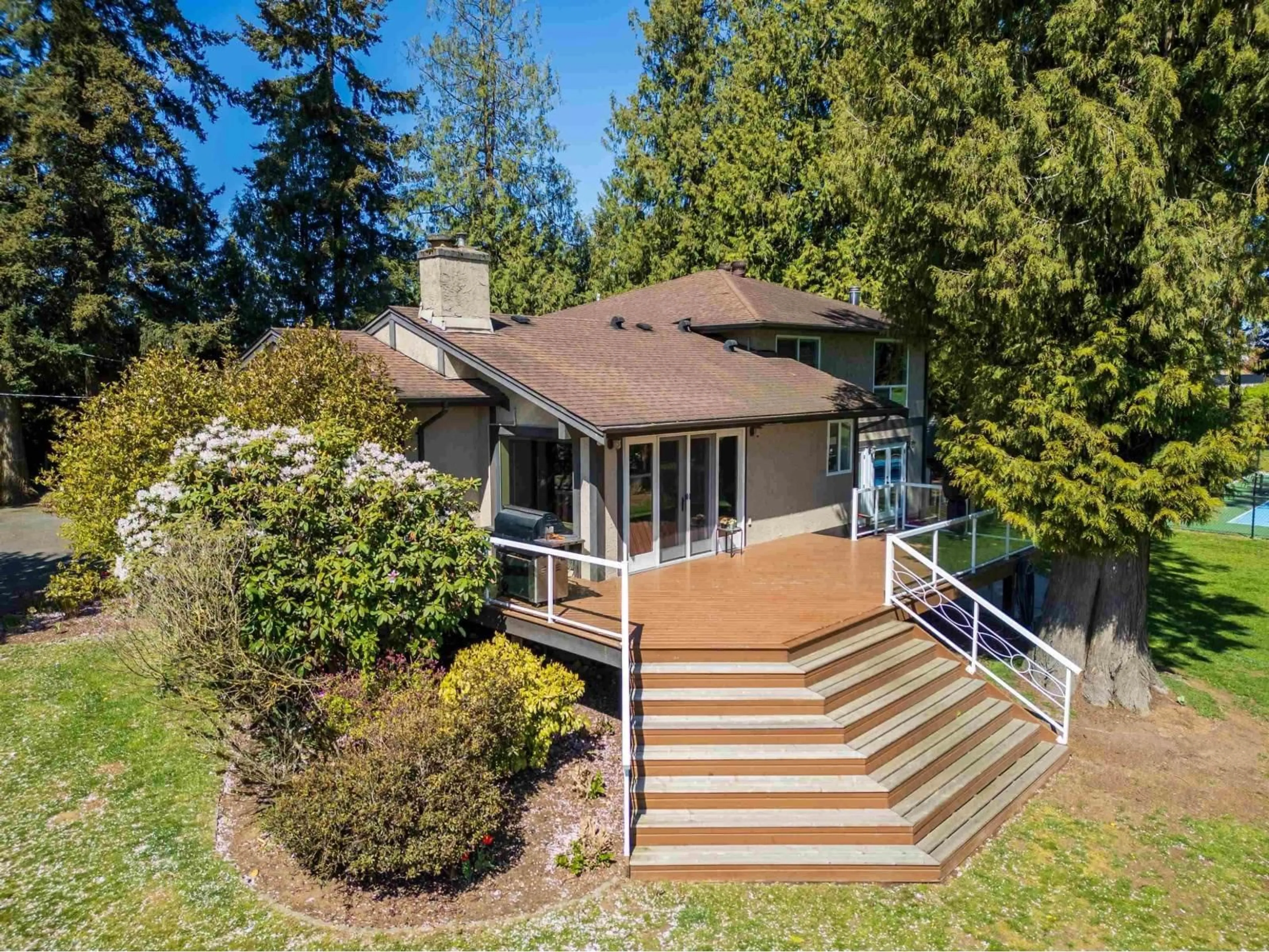 A pic from outside/outdoor area/front of a property/back of a property/a pic from drone, unknown for 1404 TOWNLINE ROAD, Abbotsford British Columbia V2T6E1