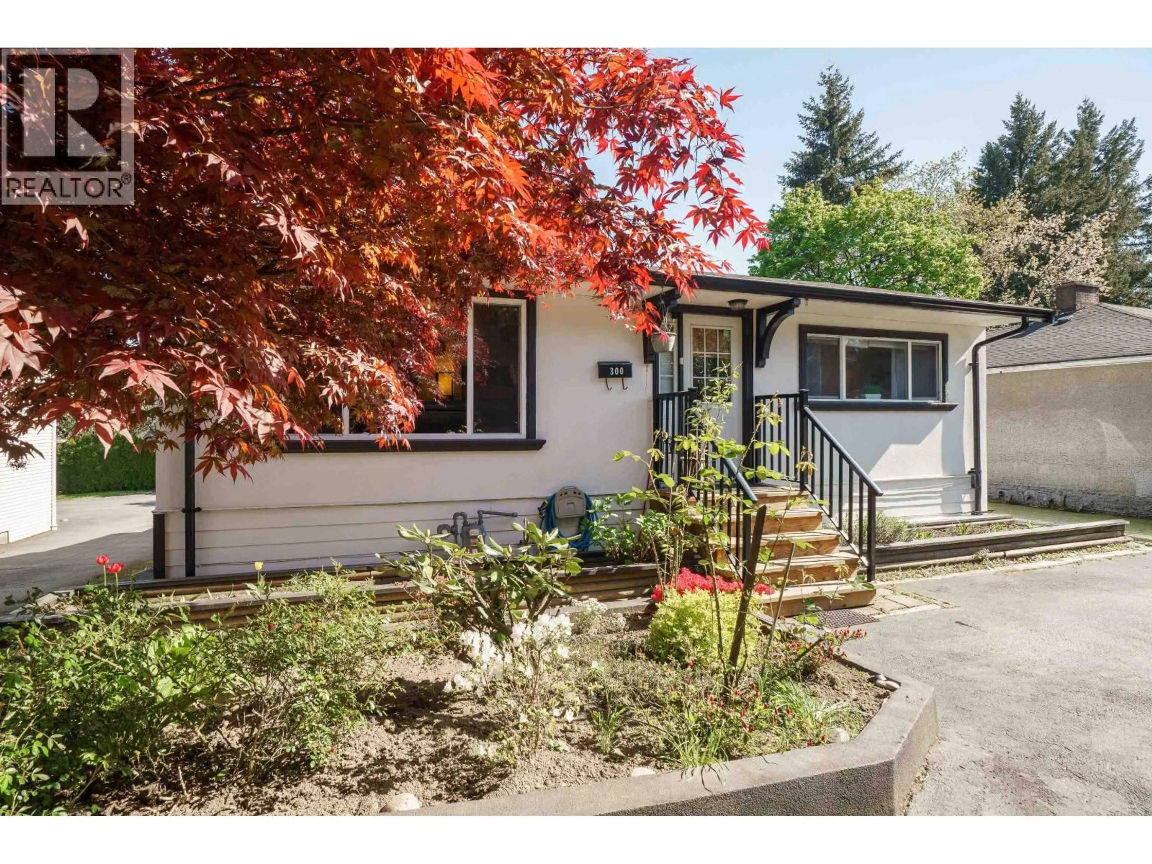 Home with vinyl exterior material, street for 300 TENTH AVENUE, New Westminster British Columbia V3L2B2