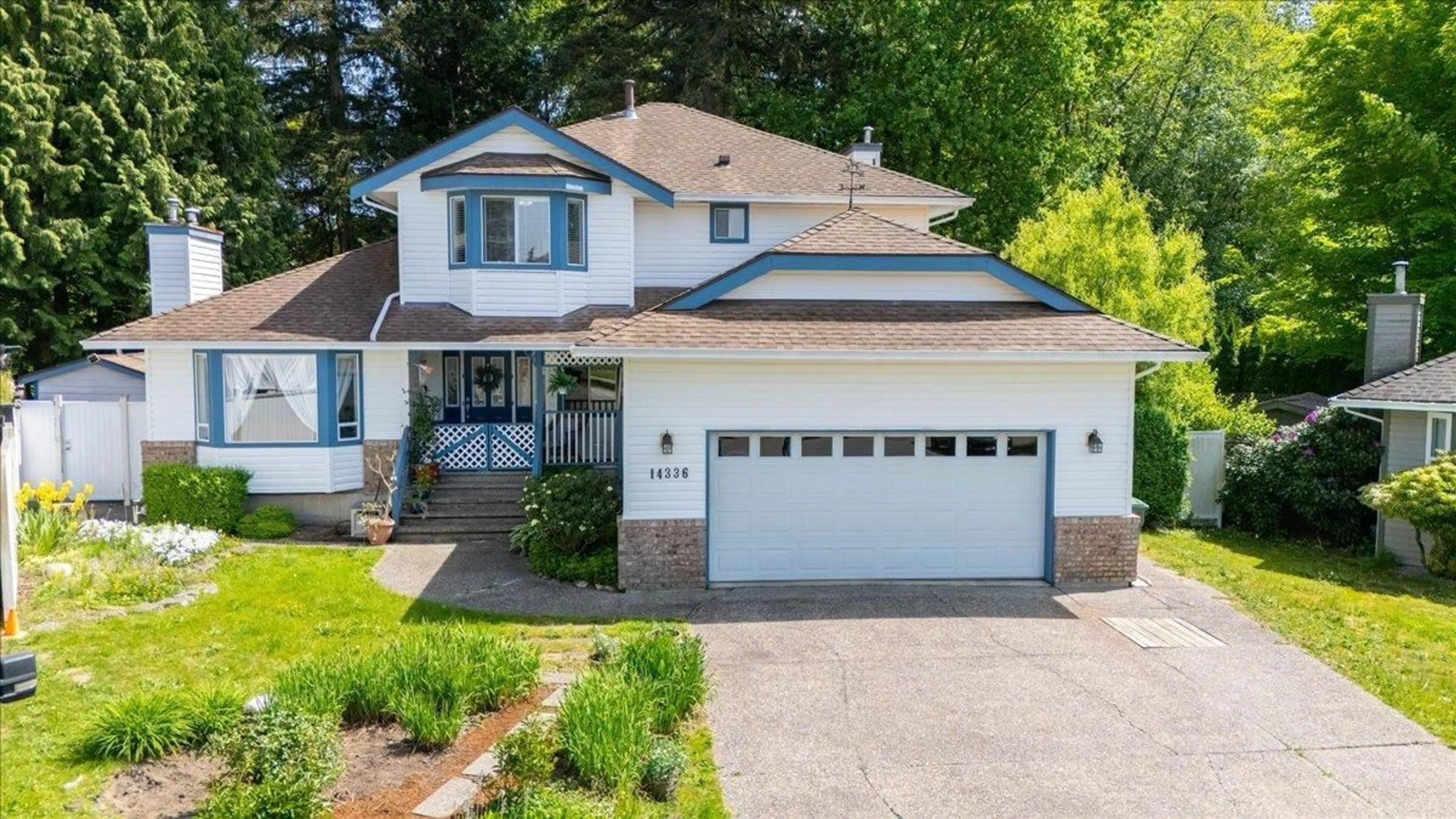 Home with vinyl exterior material, street for 14336 86 AVENUE, Surrey British Columbia V3W0N9