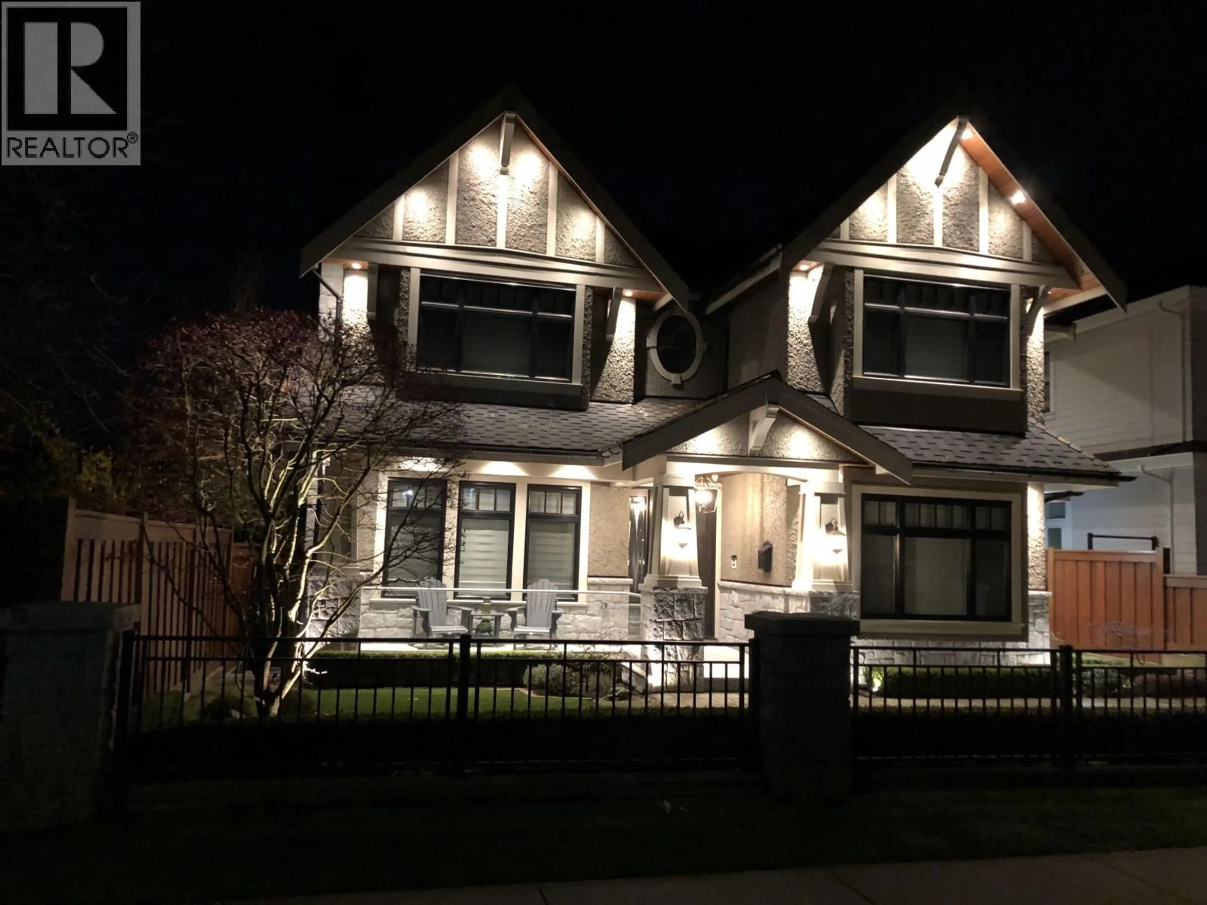 Home with vinyl exterior material, street for 3964 TRIUMPH STREET, Burnaby British Columbia V5C1Y8