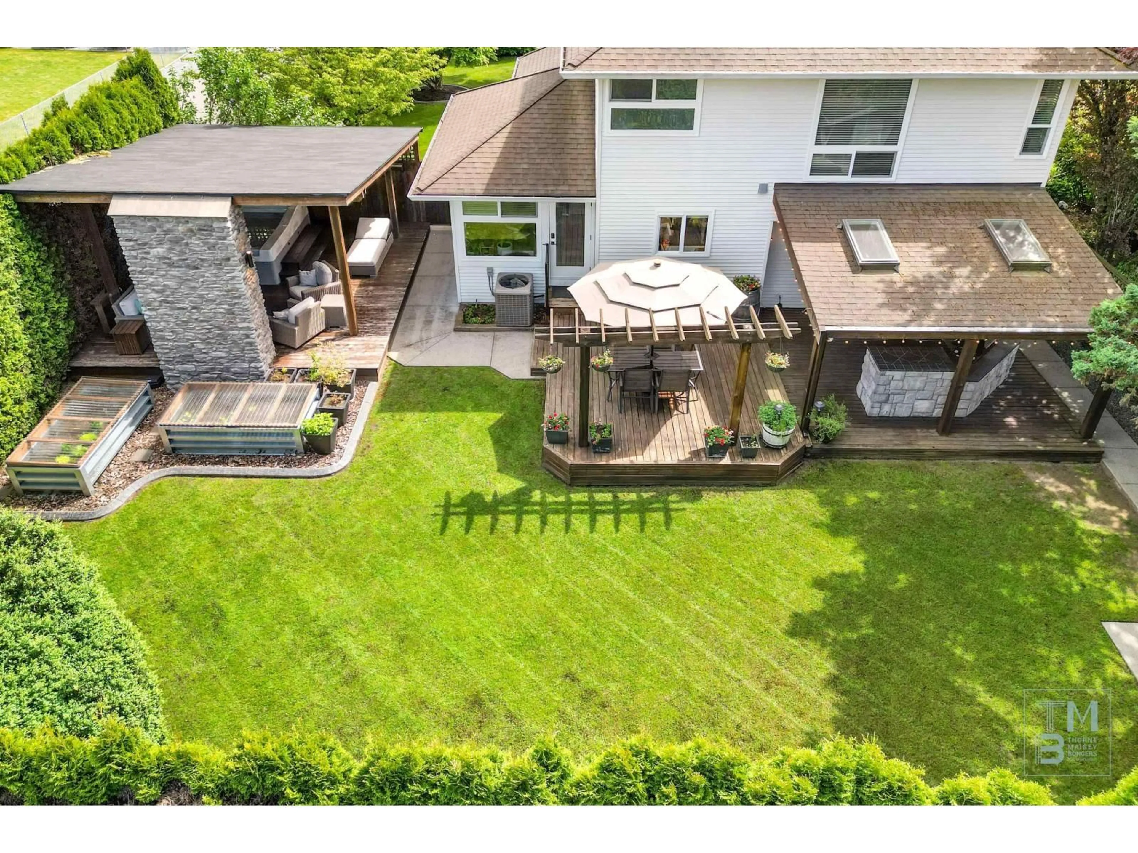 A pic from outside/outdoor area/front of a property/back of a property/a pic from drone, unknown for 4215 200A STREET, Langley British Columbia V3A4S3
