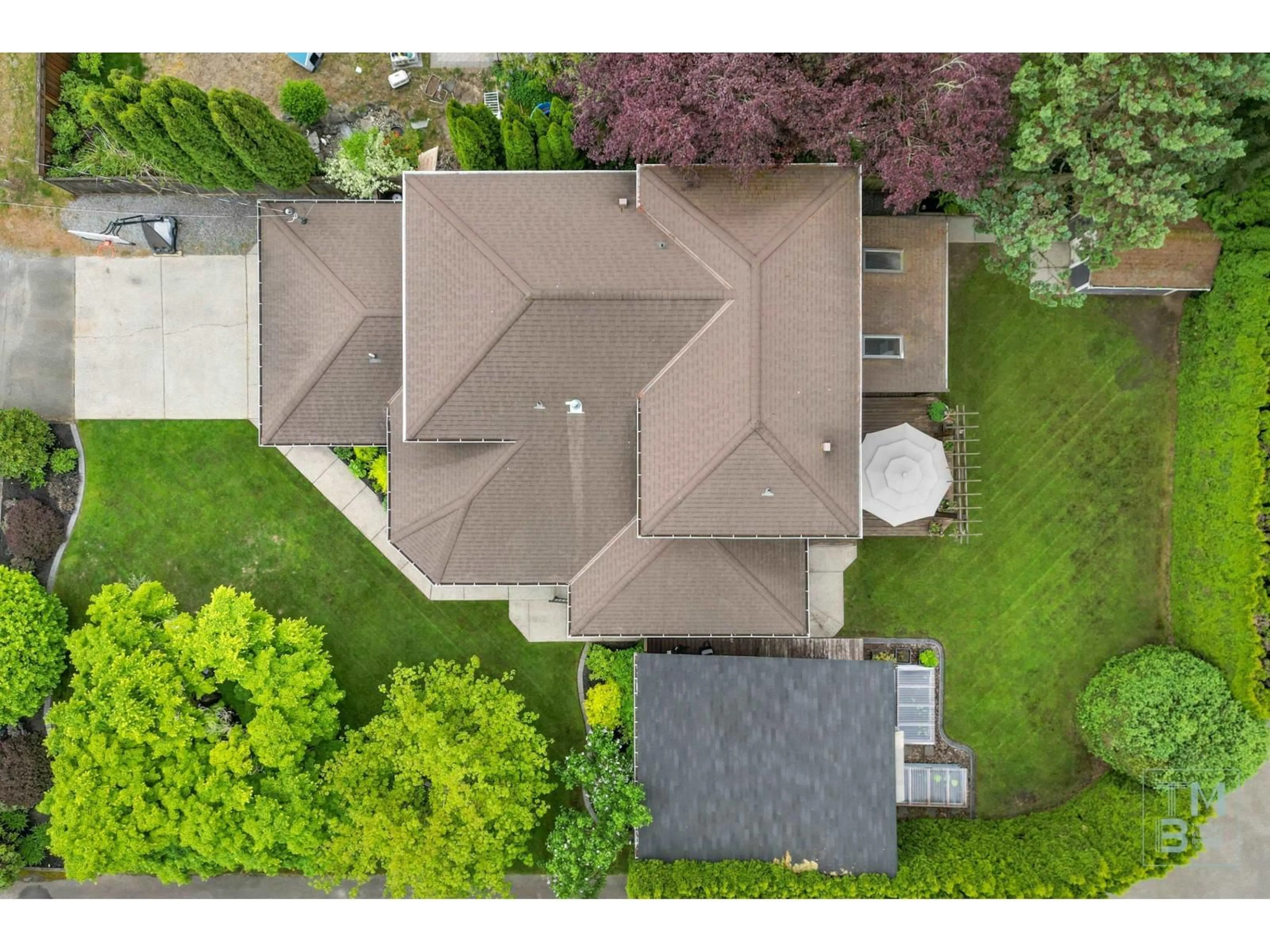 A pic from outside/outdoor area/front of a property/back of a property/a pic from drone, street for 4215 200A STREET, Langley British Columbia V3A4S3