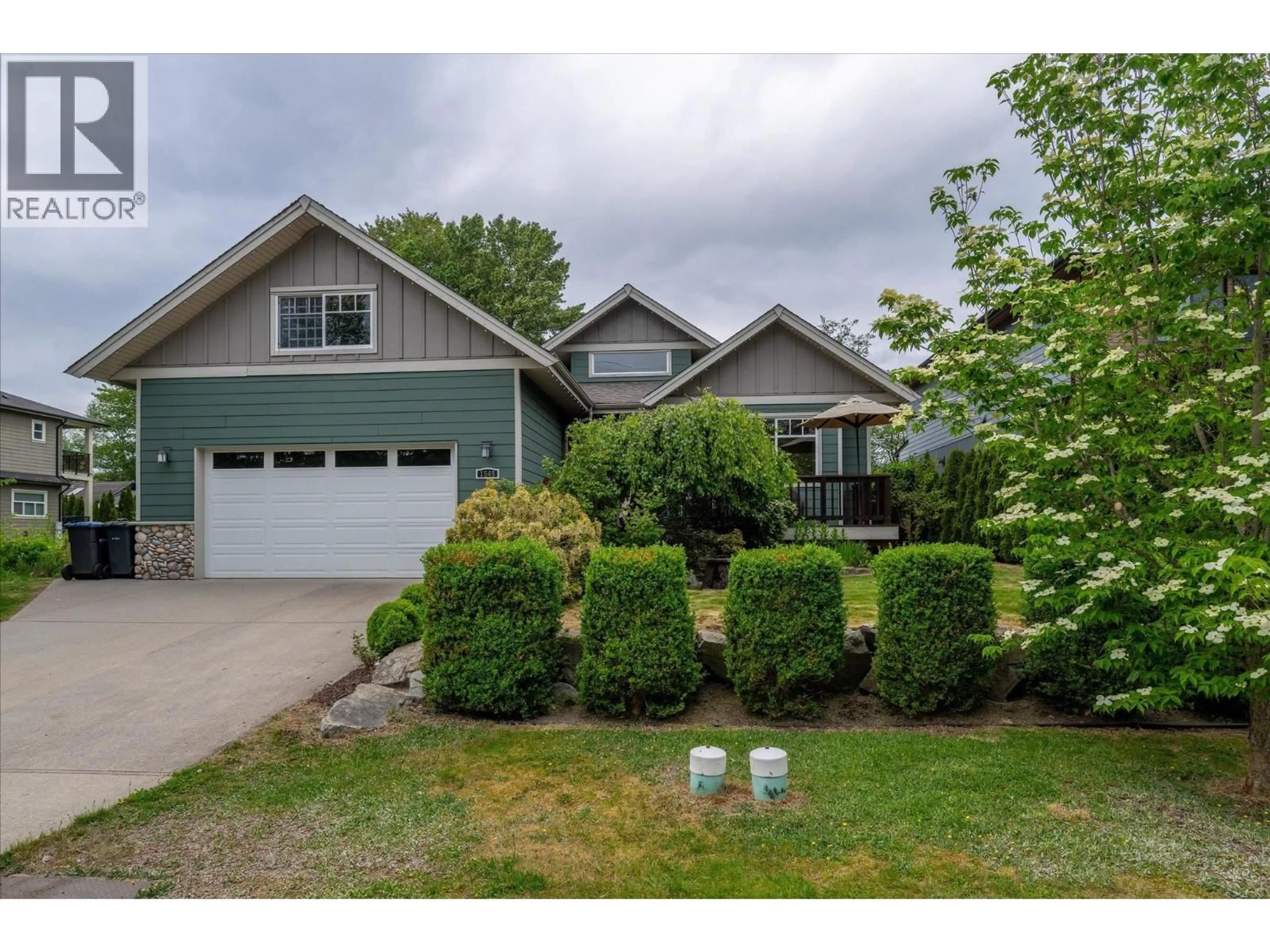 Home with vinyl exterior material, street for 1545 JUDD ROAD, Squamish British Columbia V0N1H0