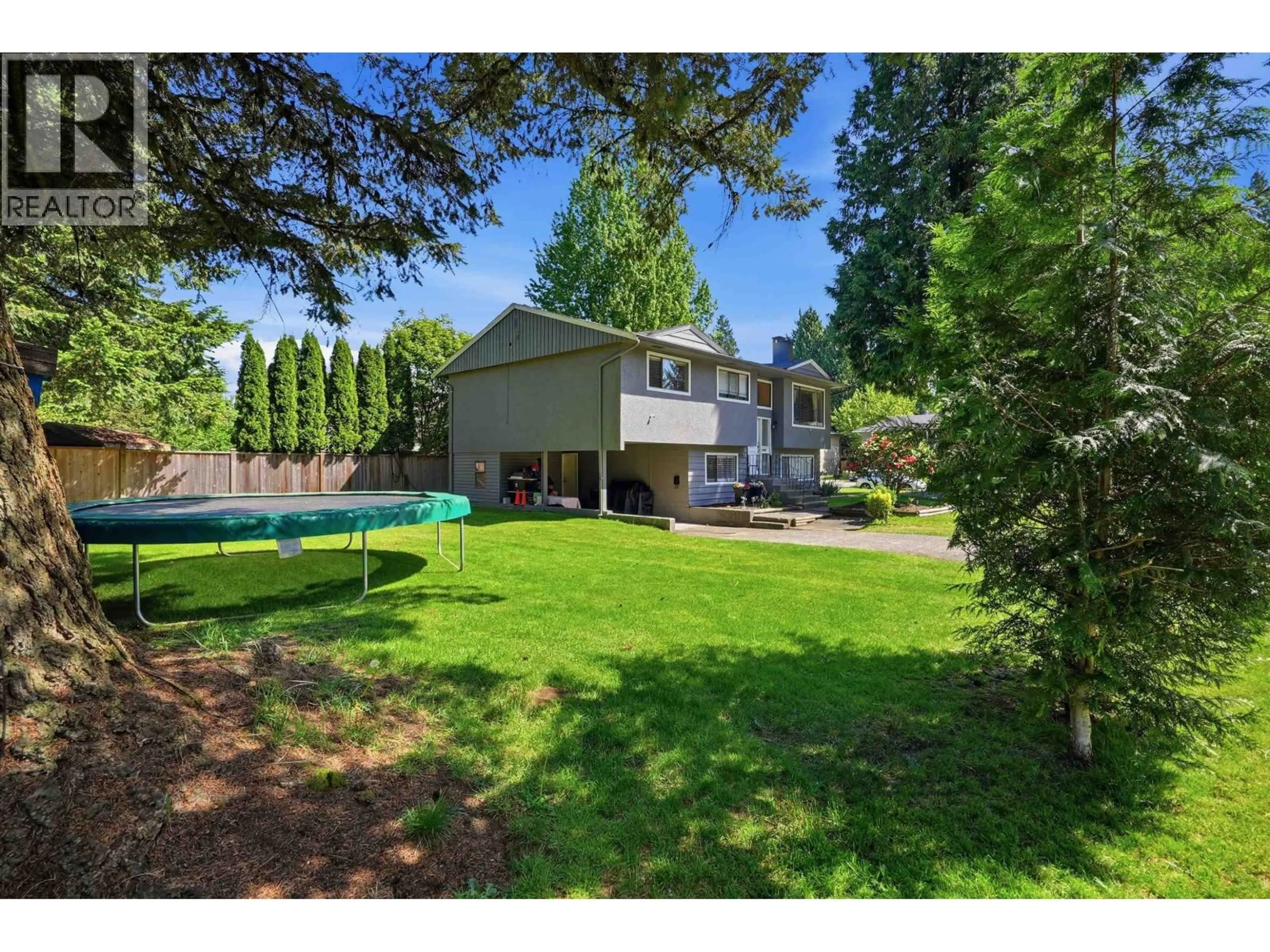 A pic from outside/outdoor area/front of a property/back of a property/a pic from drone, unknown for 20783 THORNE AVENUE, Maple Ridge British Columbia V2X7R1