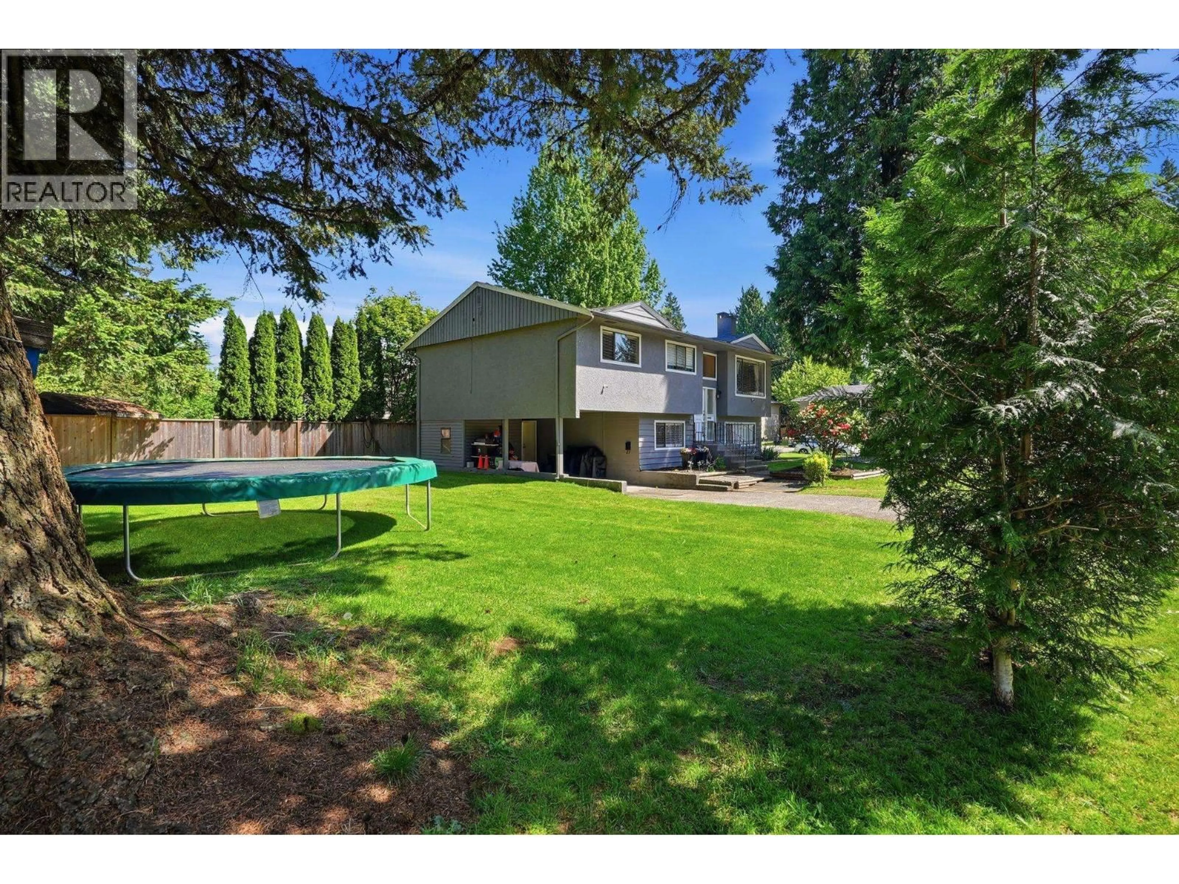 A pic from outside/outdoor area/front of a property/back of a property/a pic from drone, unknown for 20783 THORNE AVENUE, Maple Ridge British Columbia V2X7R1