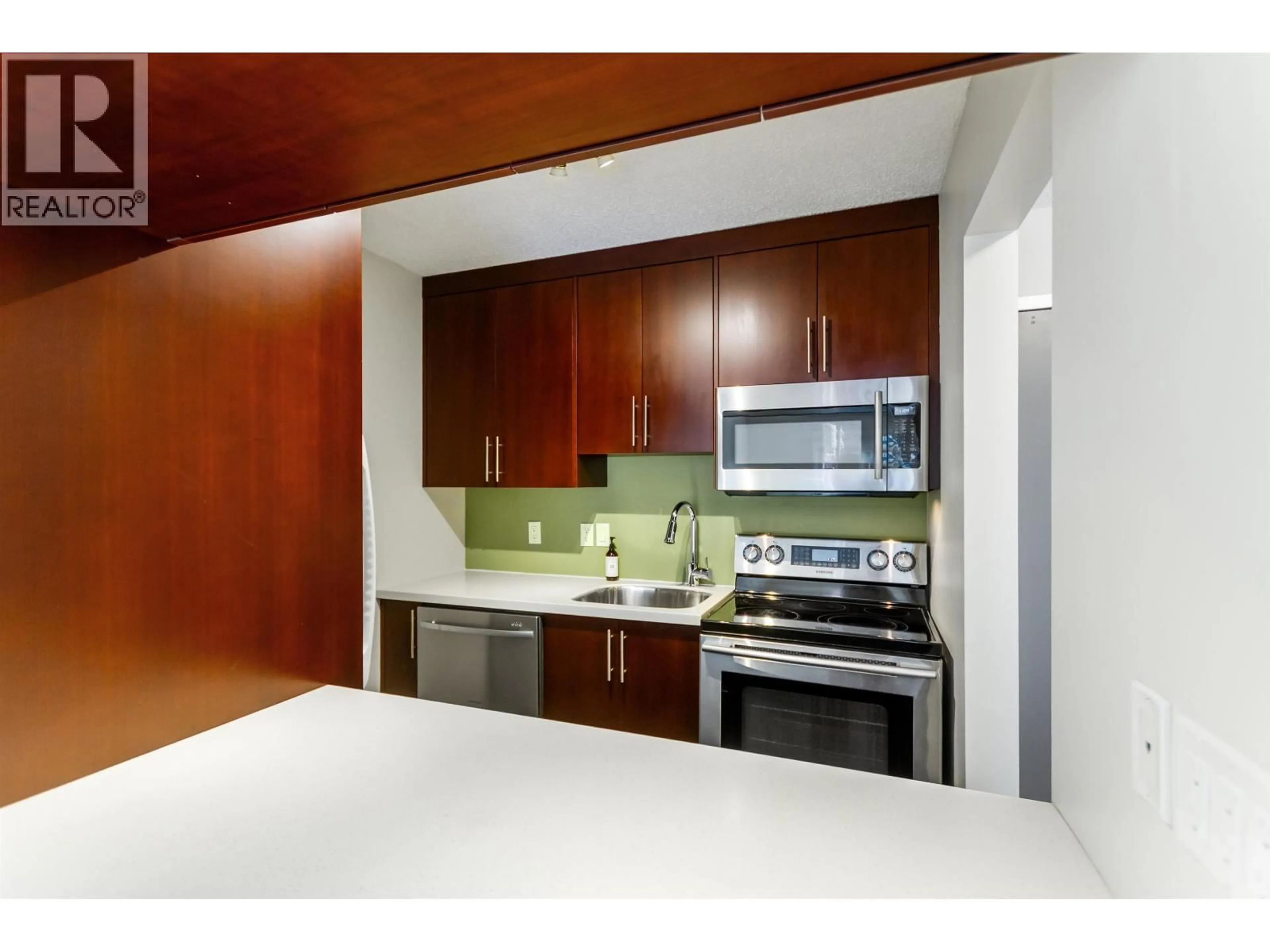 Standard kitchen, unknown for 201 - 550 7TH AVENUE, Vancouver British Columbia V5T1N7
