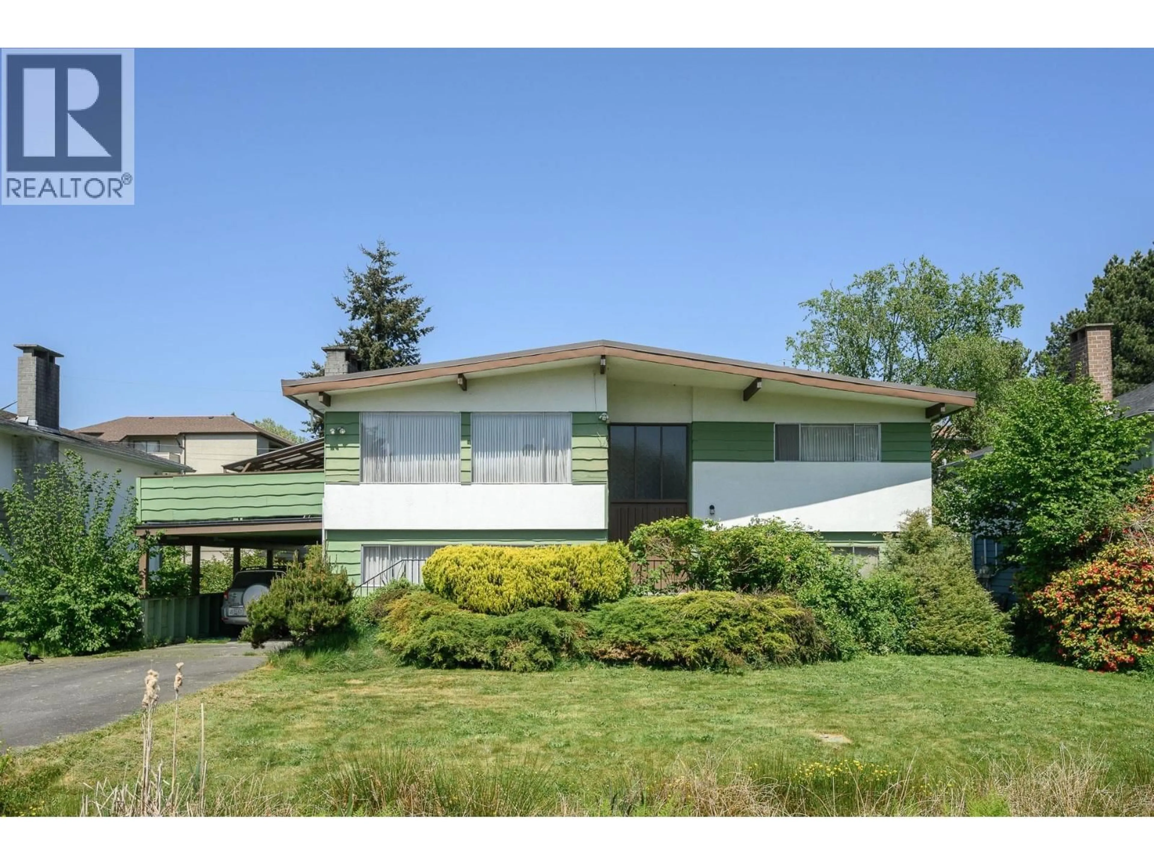 Home with vinyl exterior material, street for 8371 SPIRES ROAD, Richmond British Columbia V6Y1W1