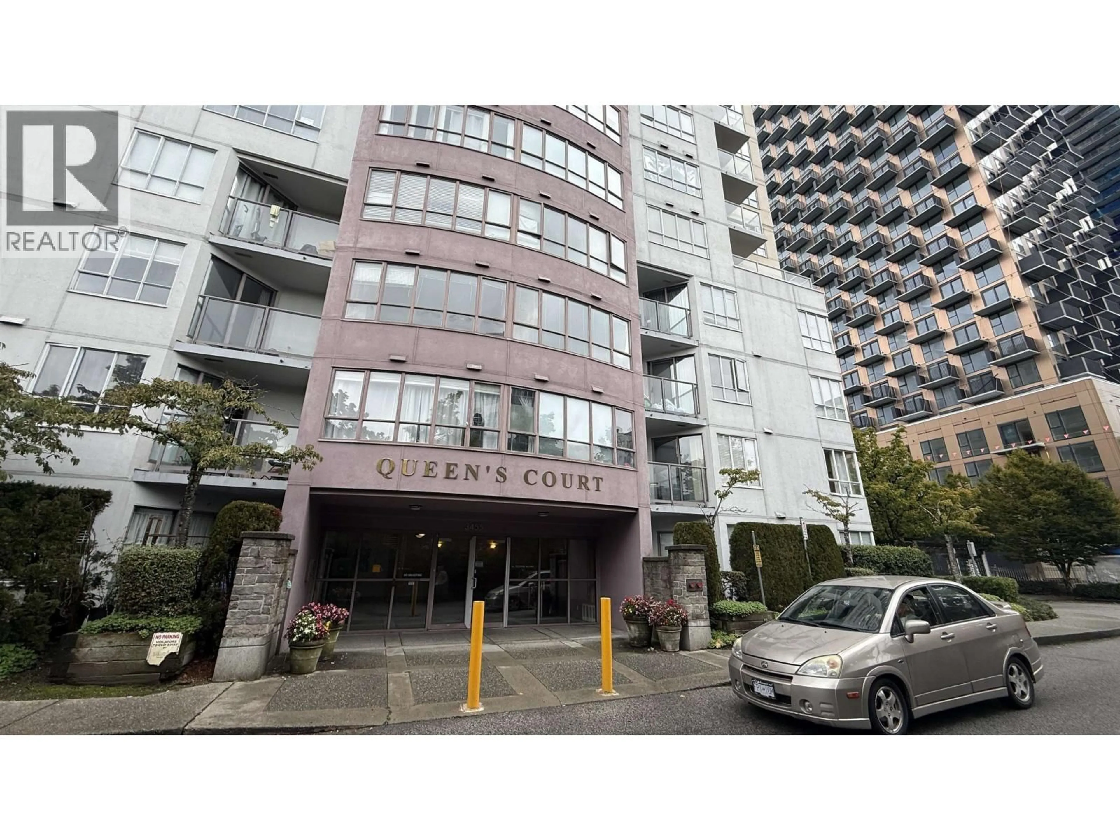 Indoor foyer for 106 - 3455 ASCOT PLACE, Vancouver British Columbia V5R6B7