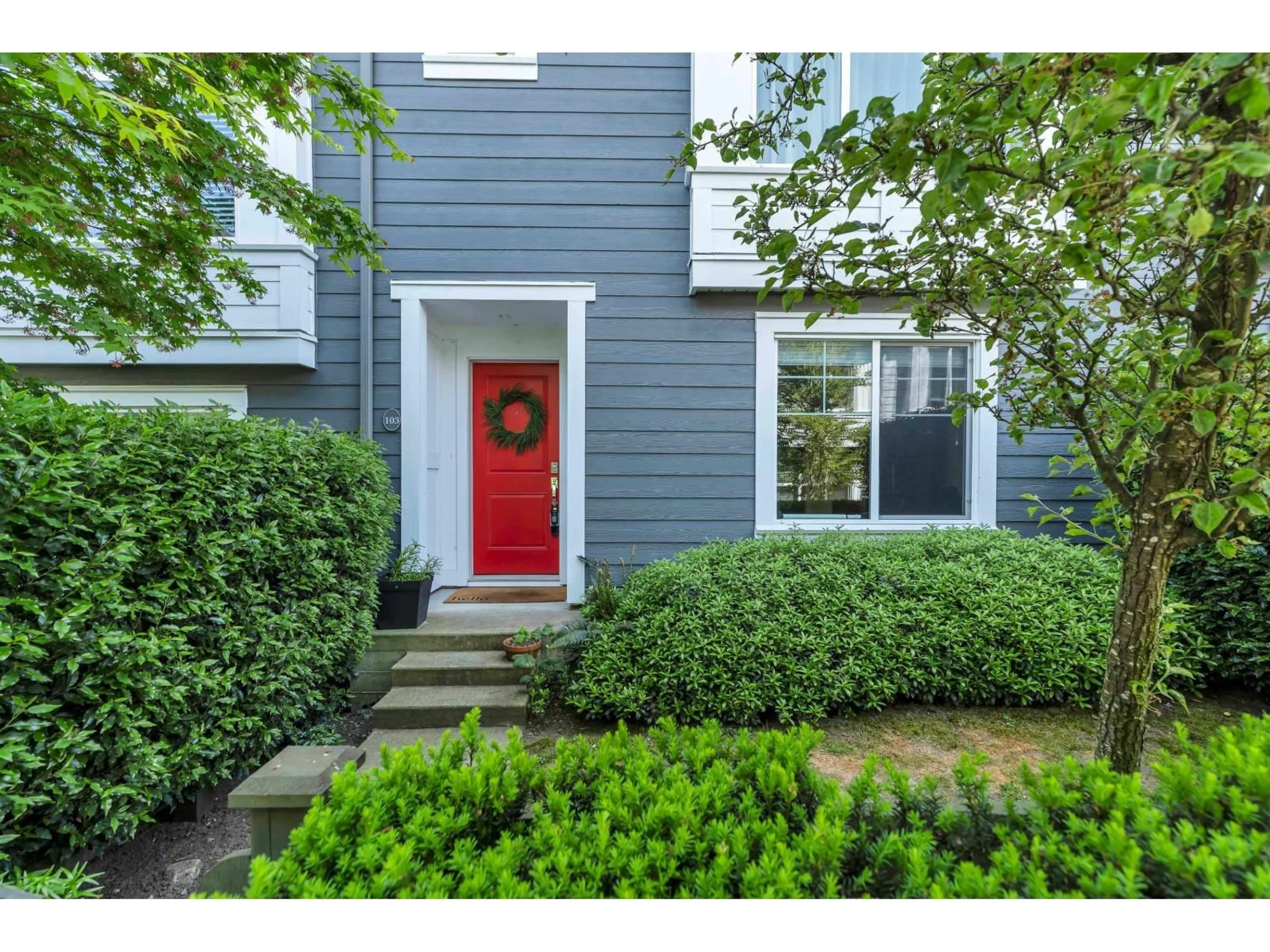 Indoor entryway for 103 - 15268 28 AVENUE, Surrey British Columbia V4P0E8