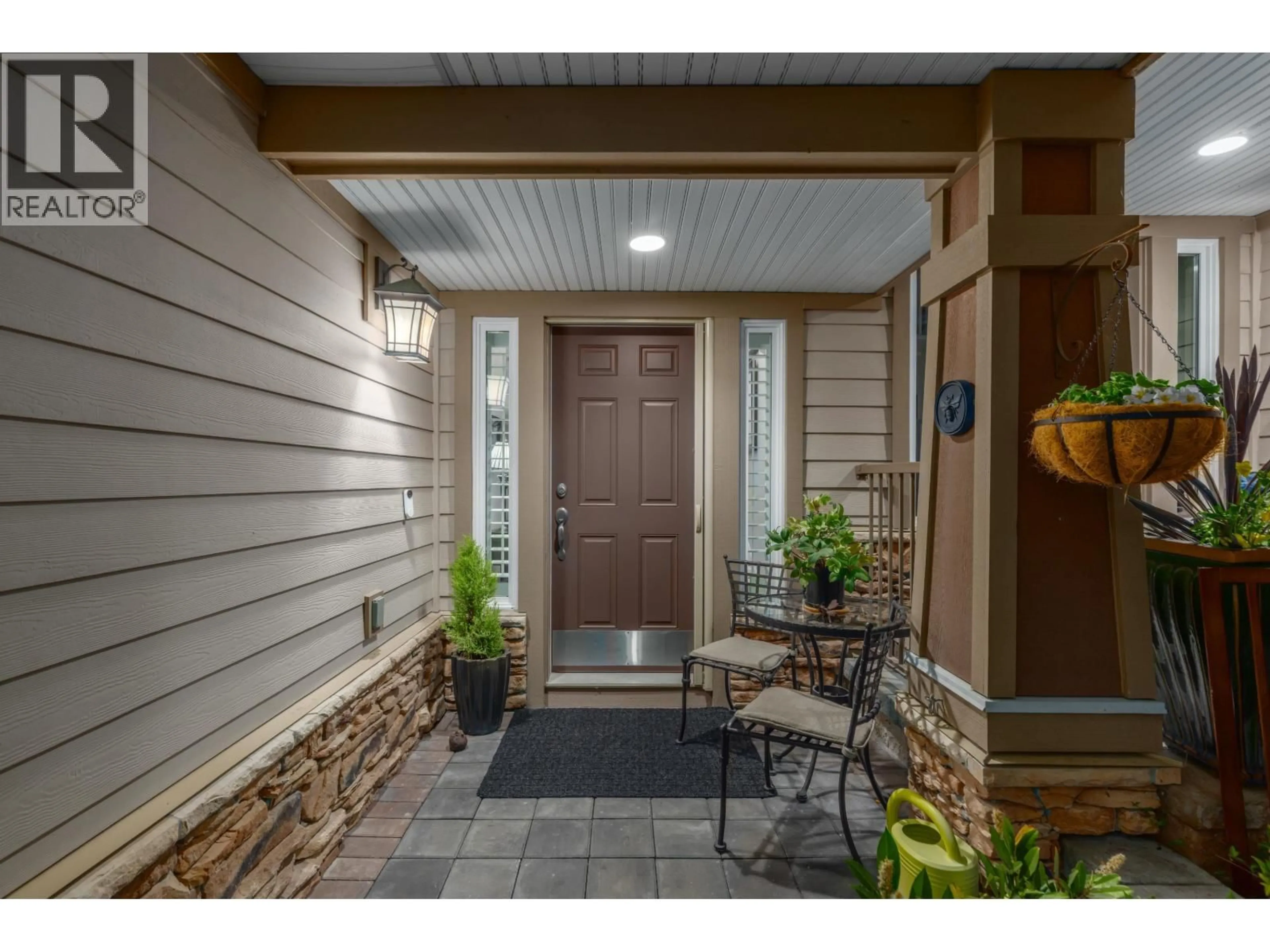 Indoor entryway for 6 BEACH DRIVE, West Vancouver British Columbia V8B1A2