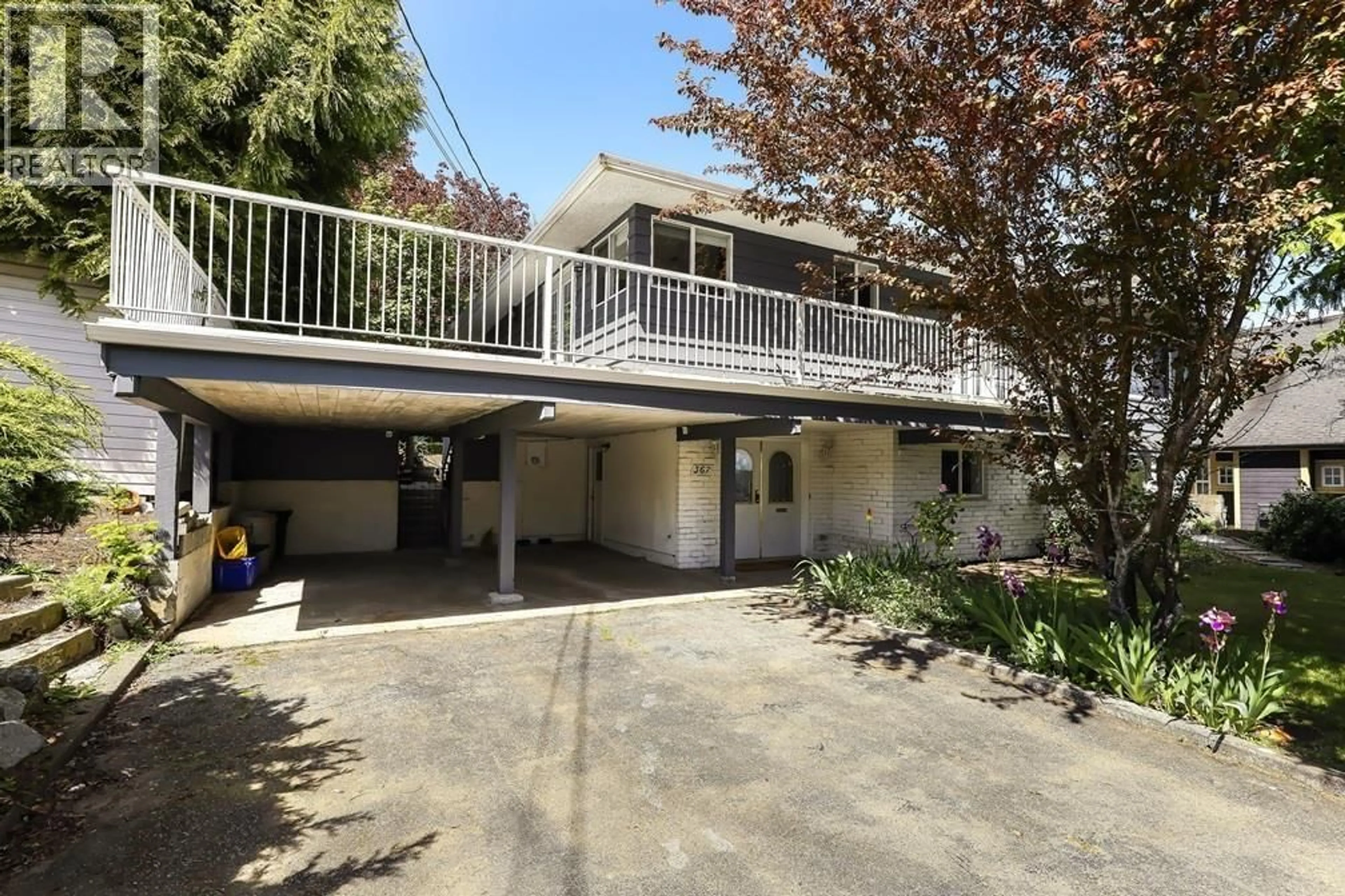 Patio, street for 367 55A STREET, Delta British Columbia V4M3L8