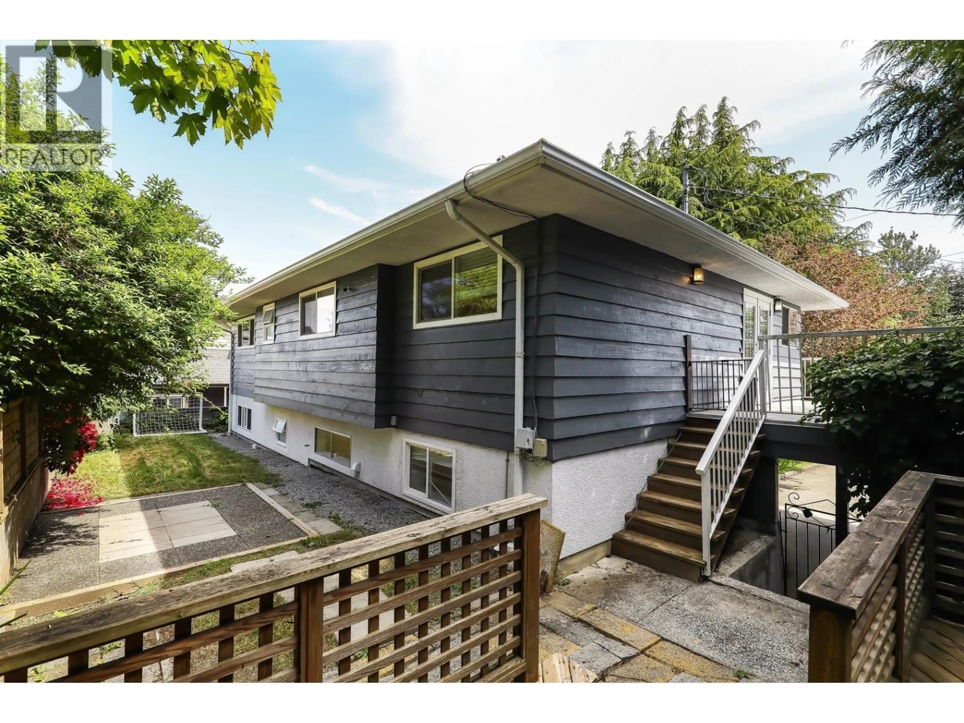 Home with vinyl exterior material, street for 367 55A STREET, Delta British Columbia V4M3L8