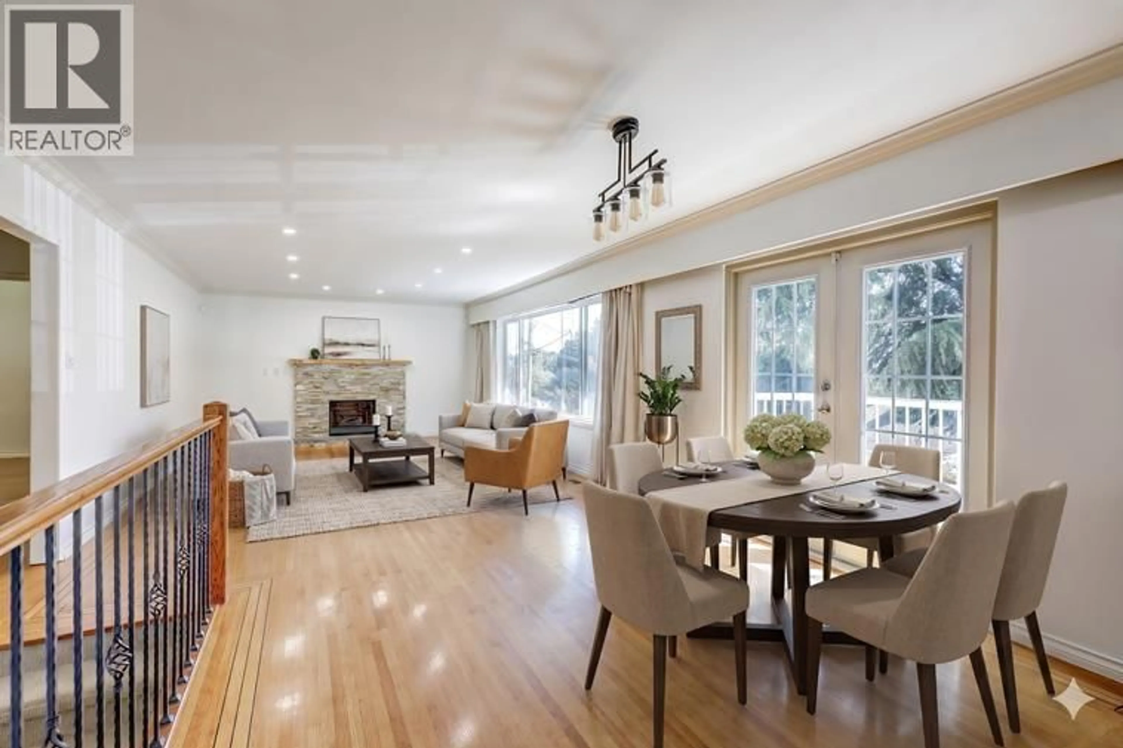 Dining room, wood/laminate floor for 367 55A STREET, Delta British Columbia V4M3L8