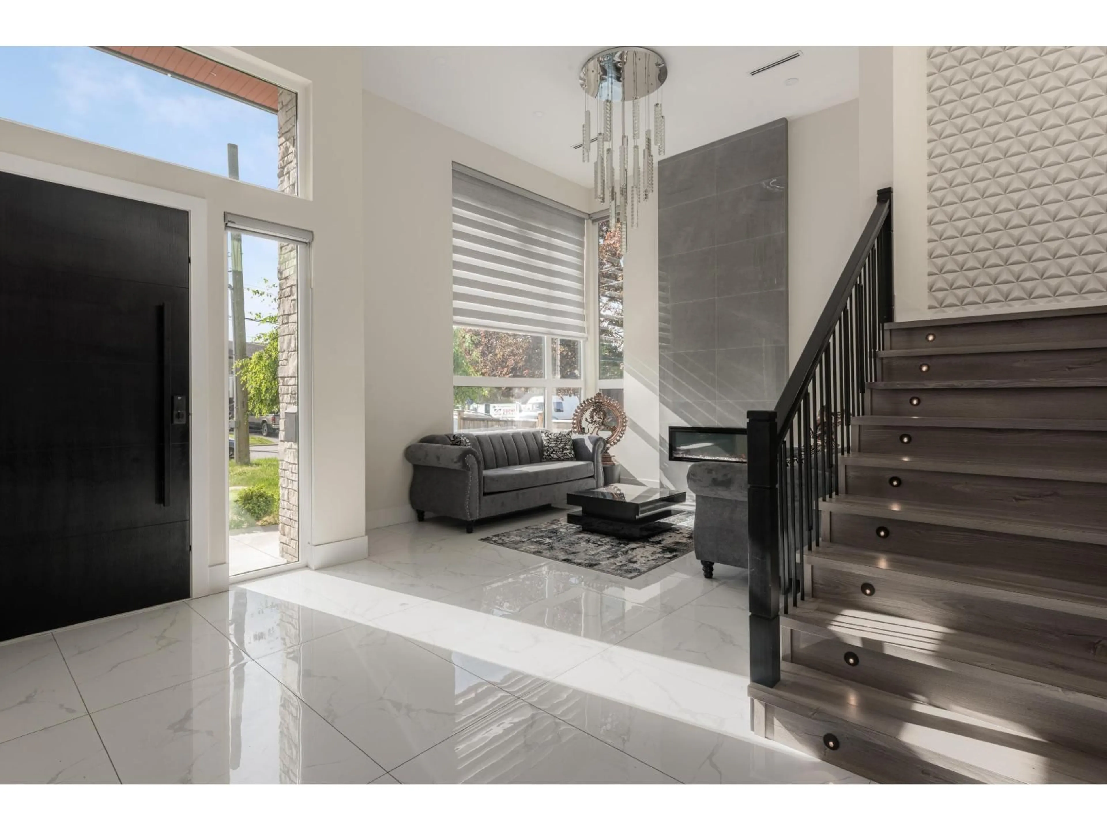 Indoor foyer for 9420 119 STREET, Delta British Columbia V4C6M6