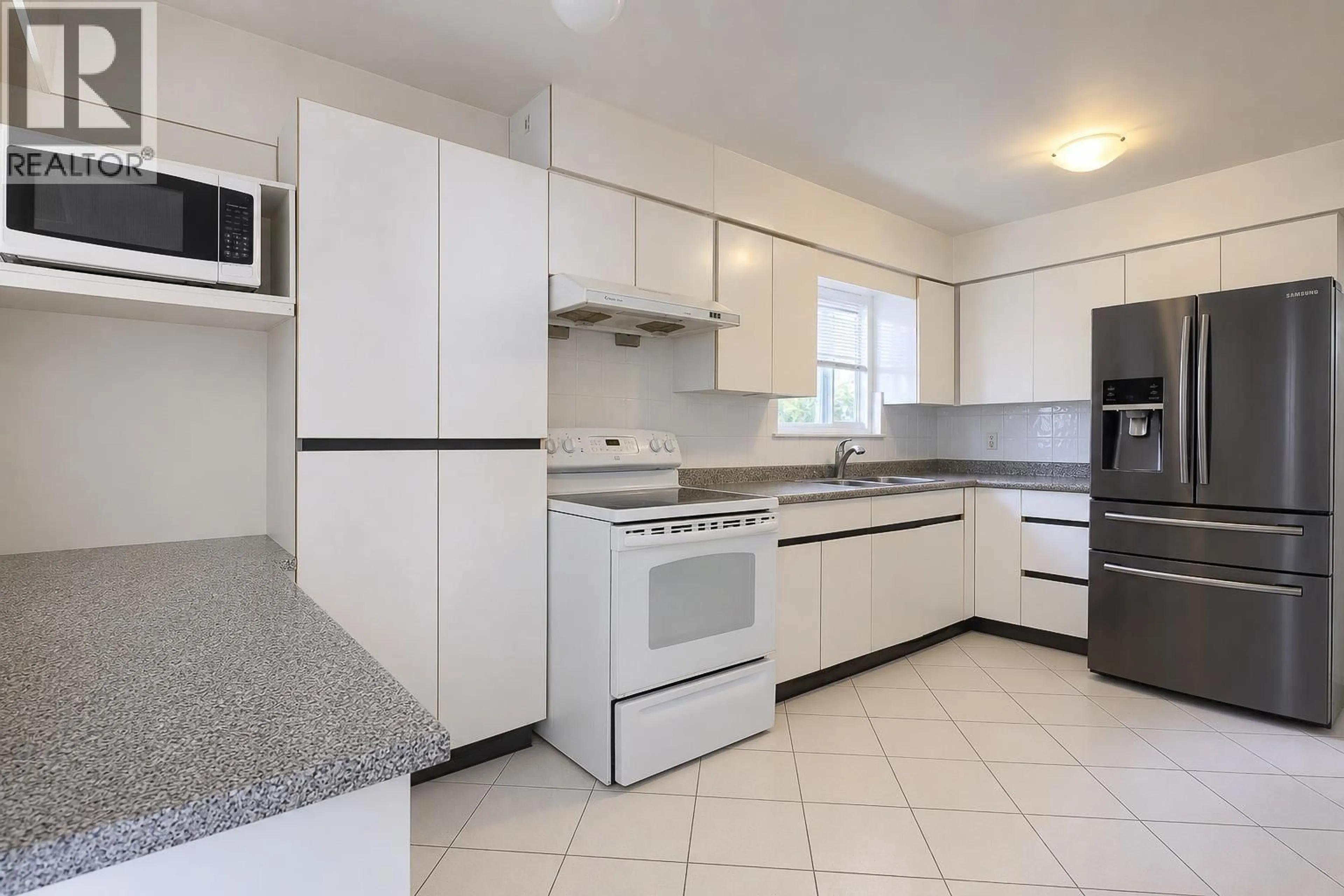 Standard kitchen, ceramic/tile floor for 1743 49TH AVENUE, Vancouver British Columbia V5P1T1