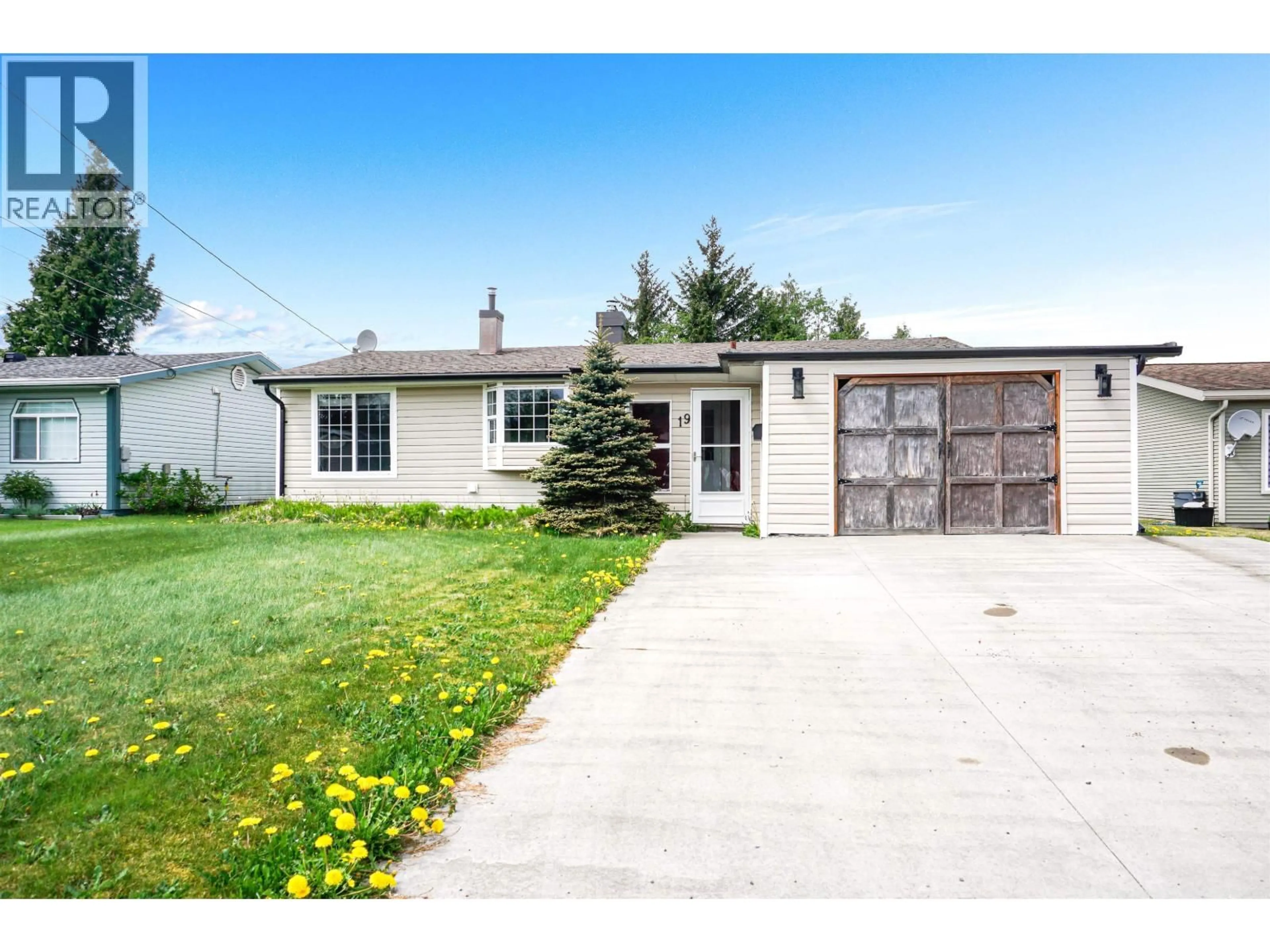Home with vinyl exterior material, street for 19 STARLING STREET, Kitimat British Columbia V8C1K4