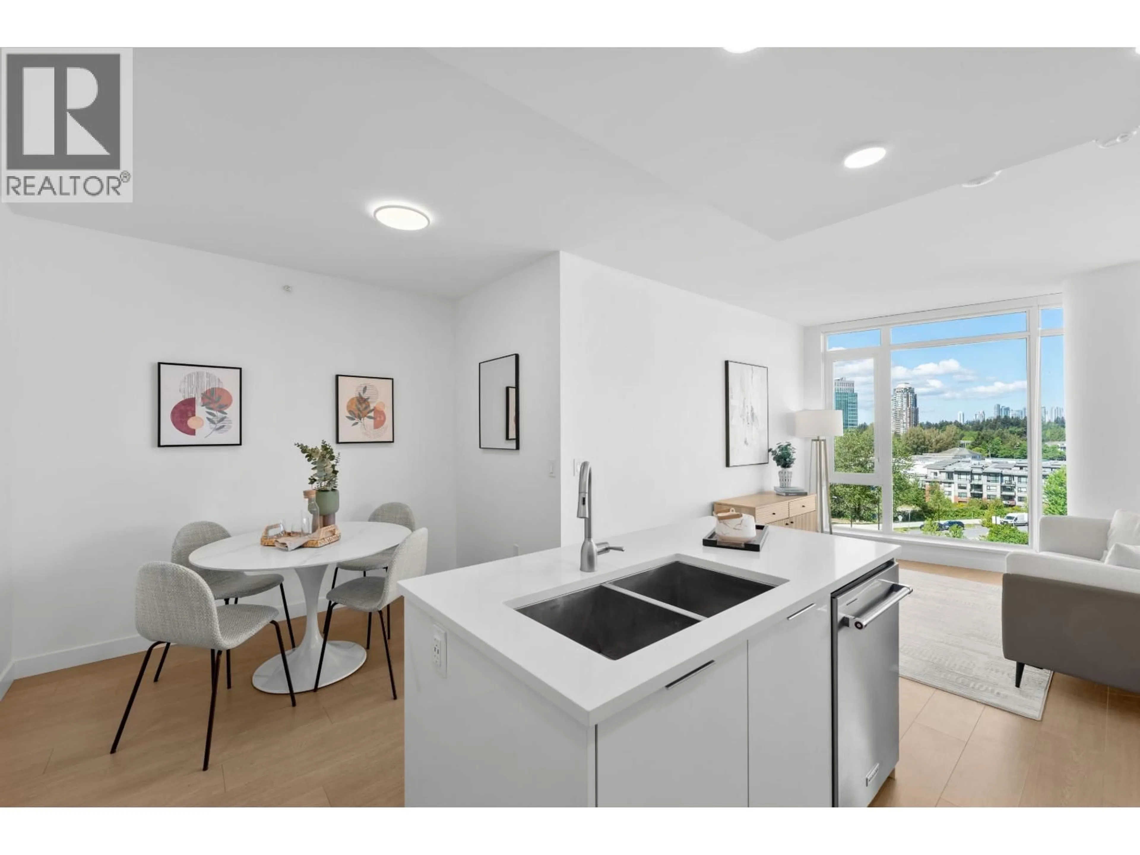 Unknown for 602 - 7683 PARK CRESCENT, Burnaby British Columbia V3N0J4