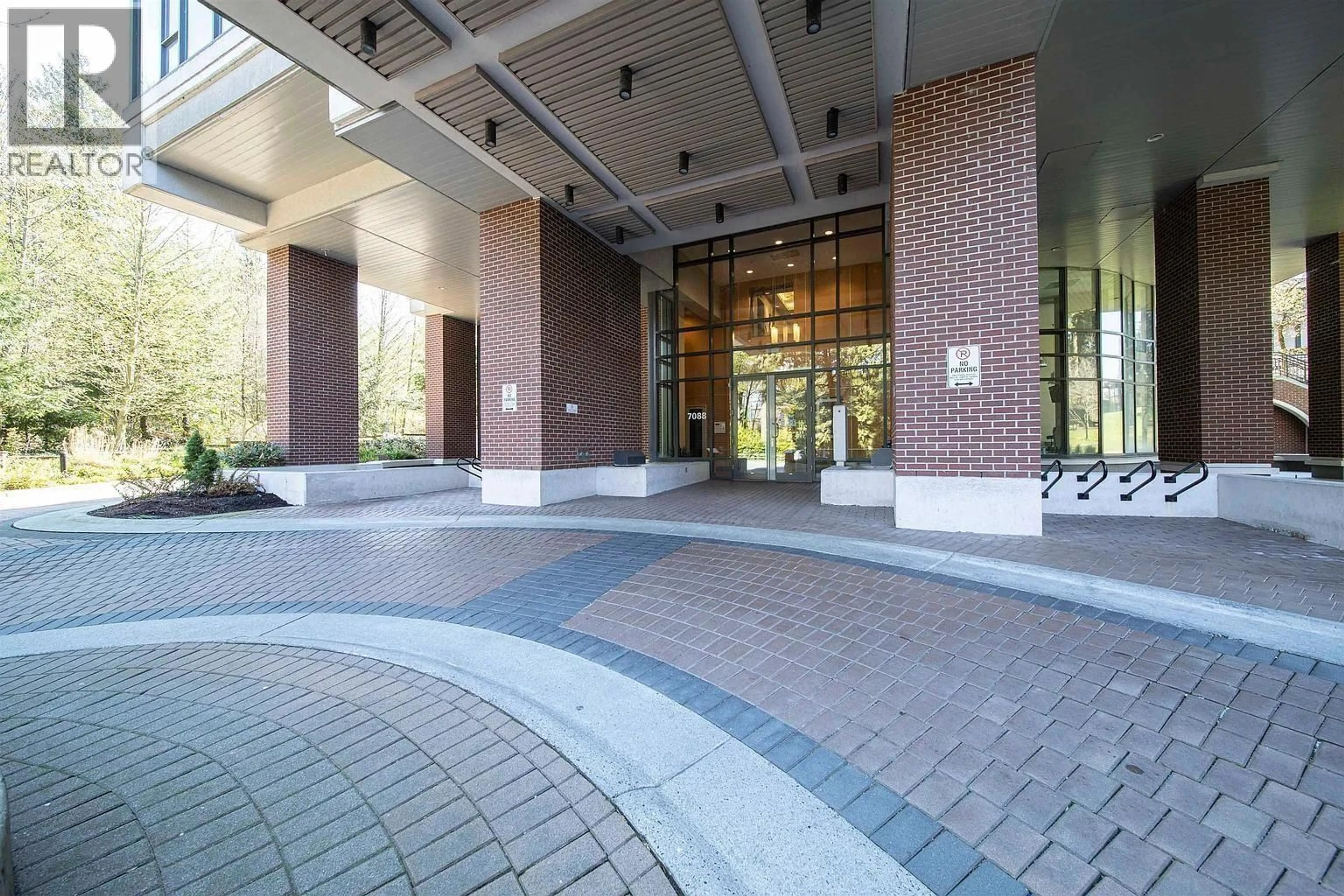 Indoor foyer for 2807 - 7088 18TH AVENUE, Burnaby British Columbia V3N0A2