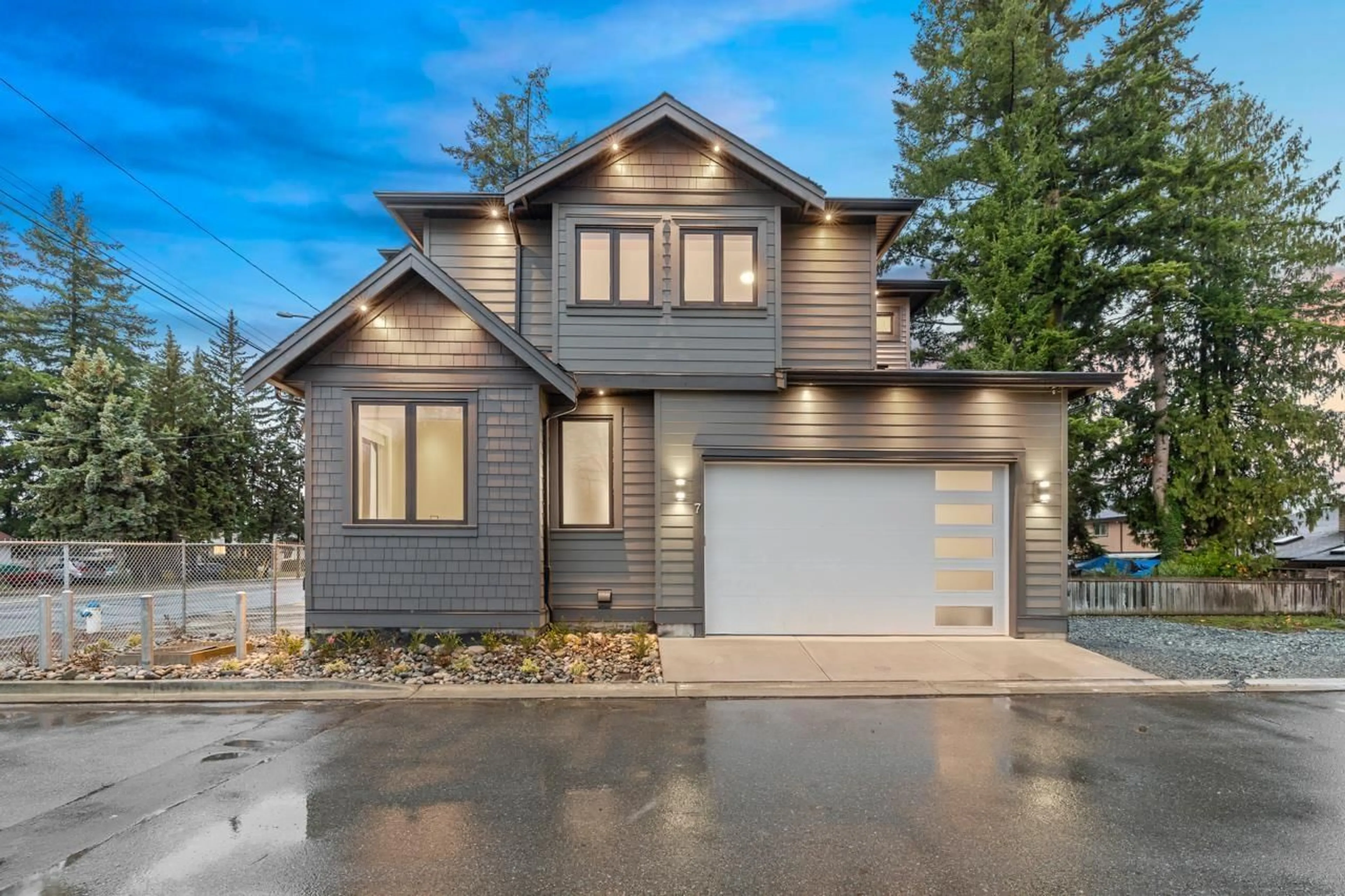 Home with vinyl exterior material, street for 7 - 32775 MARSHALL ROAD, Abbotsford British Columbia V2S1J6