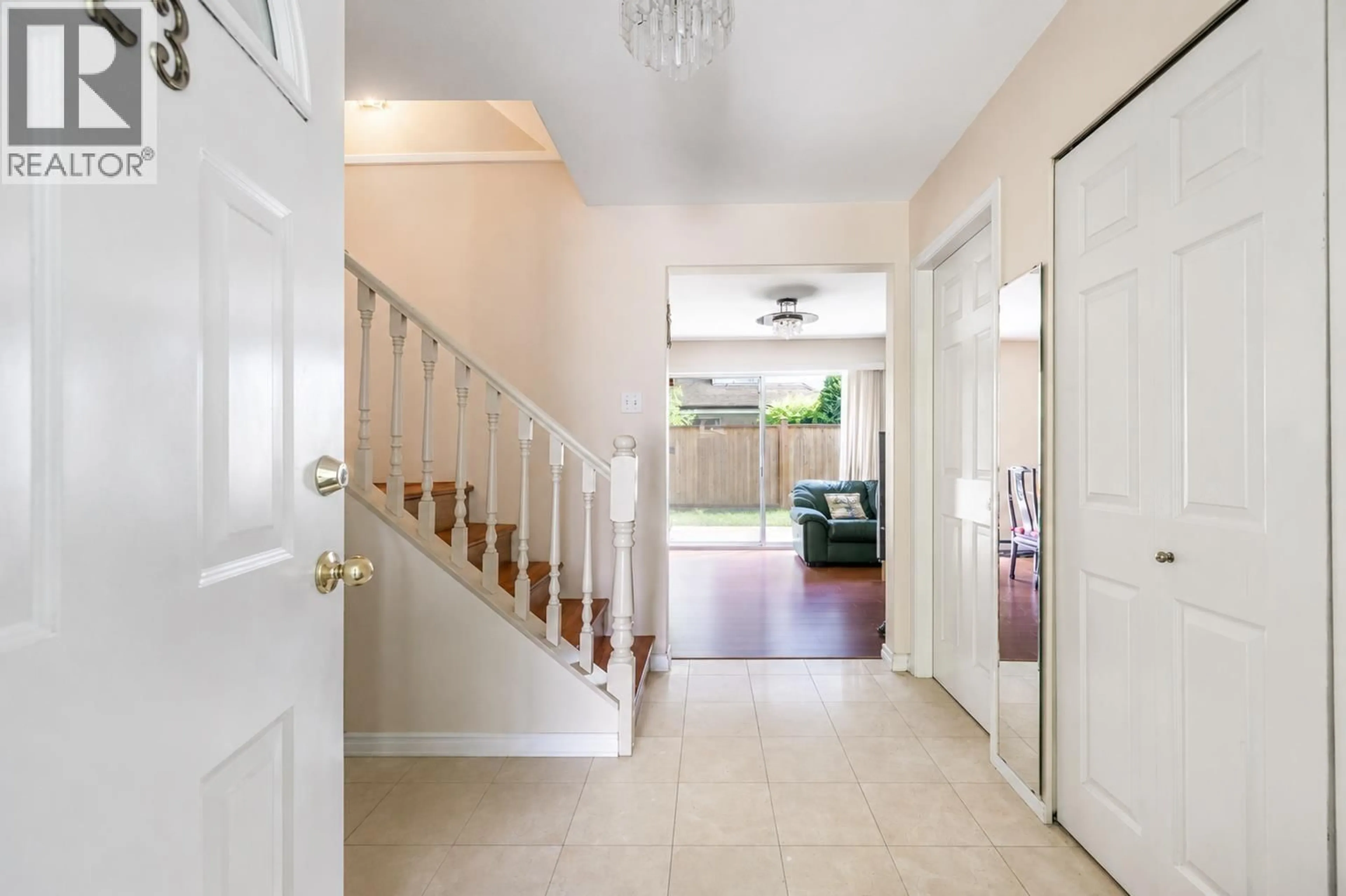 Indoor entryway for 23 - 8780 BENNETT ROAD, Richmond British Columbia V6Y1N7