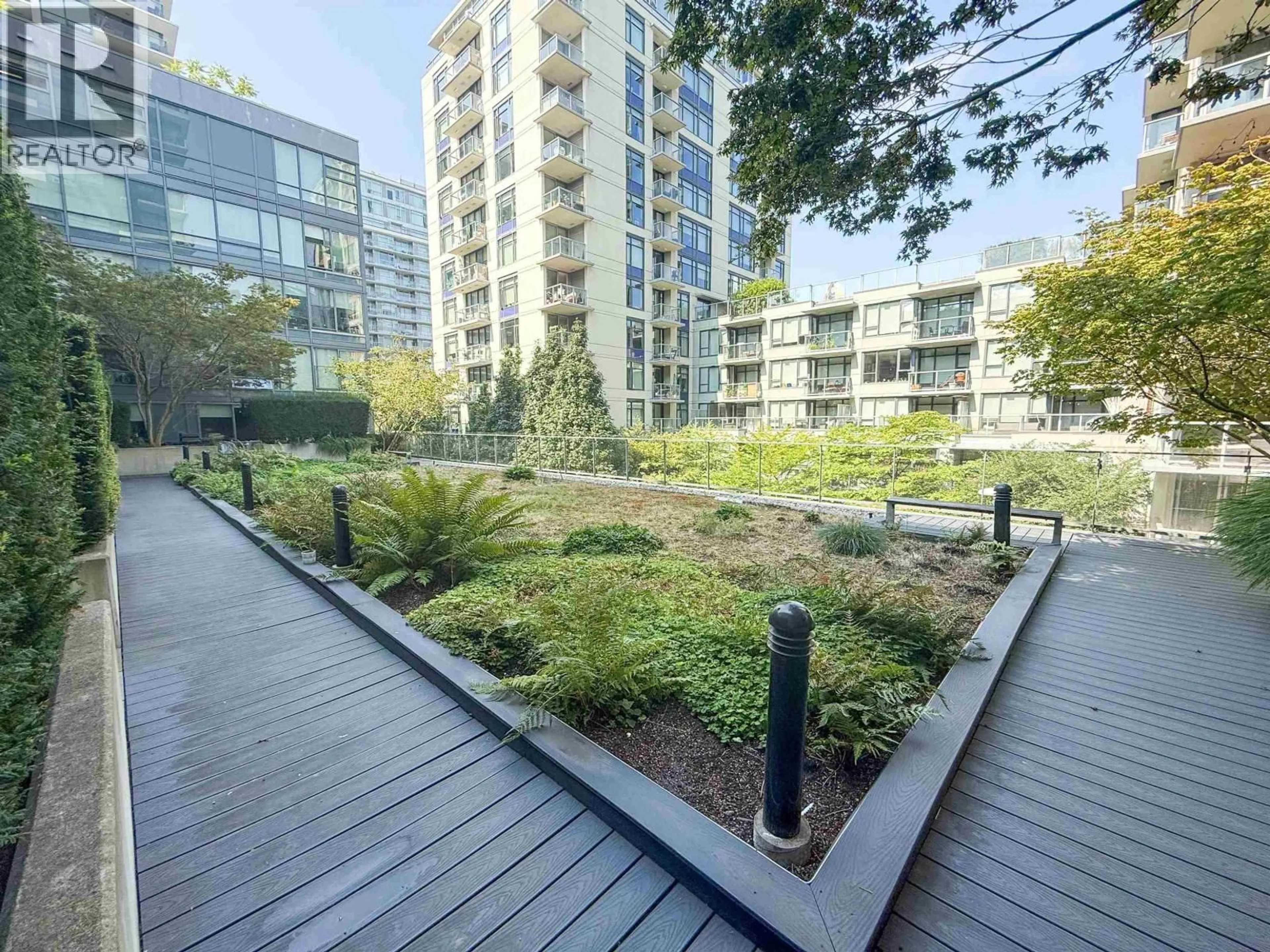 Patio, unknown for 305 - 1783 MANITOBA STREET, Vancouver British Columbia V5Y0K1
